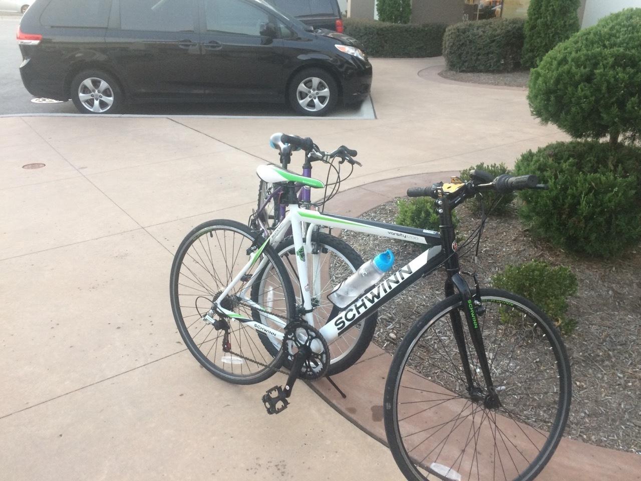 2015 Schwinn Road Bike Black, Green, and White