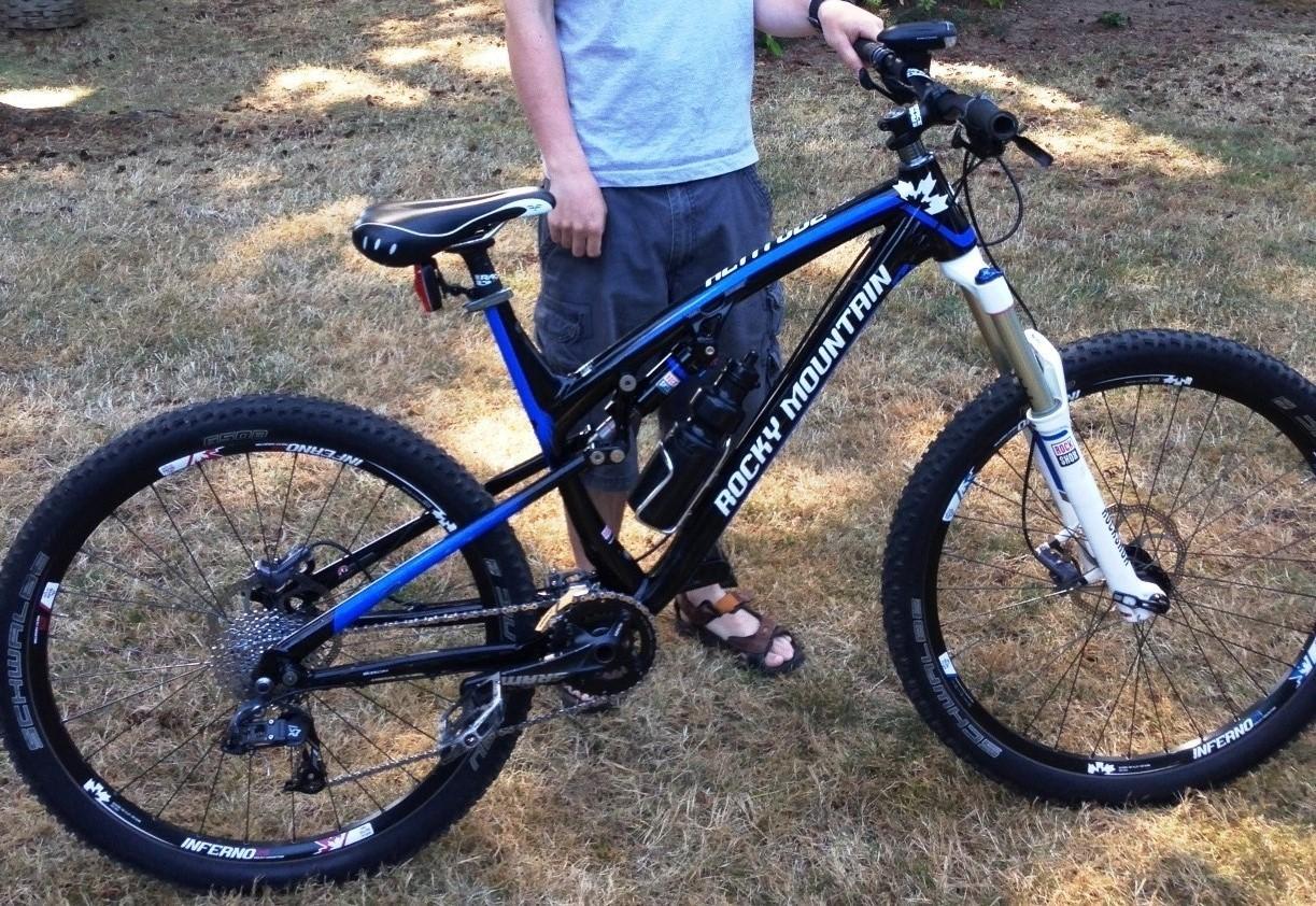 2013 Rocky Mountain Bicycles Altitude 730  Black and Blue