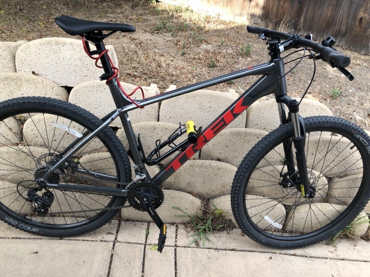2021 Trek MARLIN 4 Silver, gray or bare metal