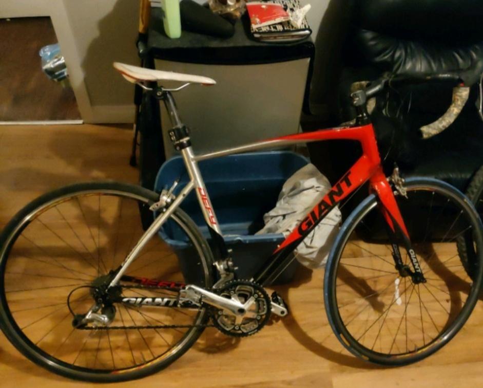 Giant Defy 3 Silver, gray or bare metal, Red, and Black