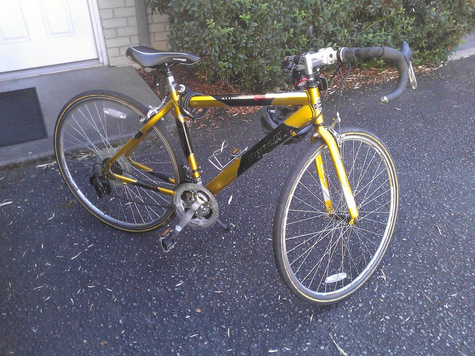 2013 GMC 52702 Yellow or Gold and Black