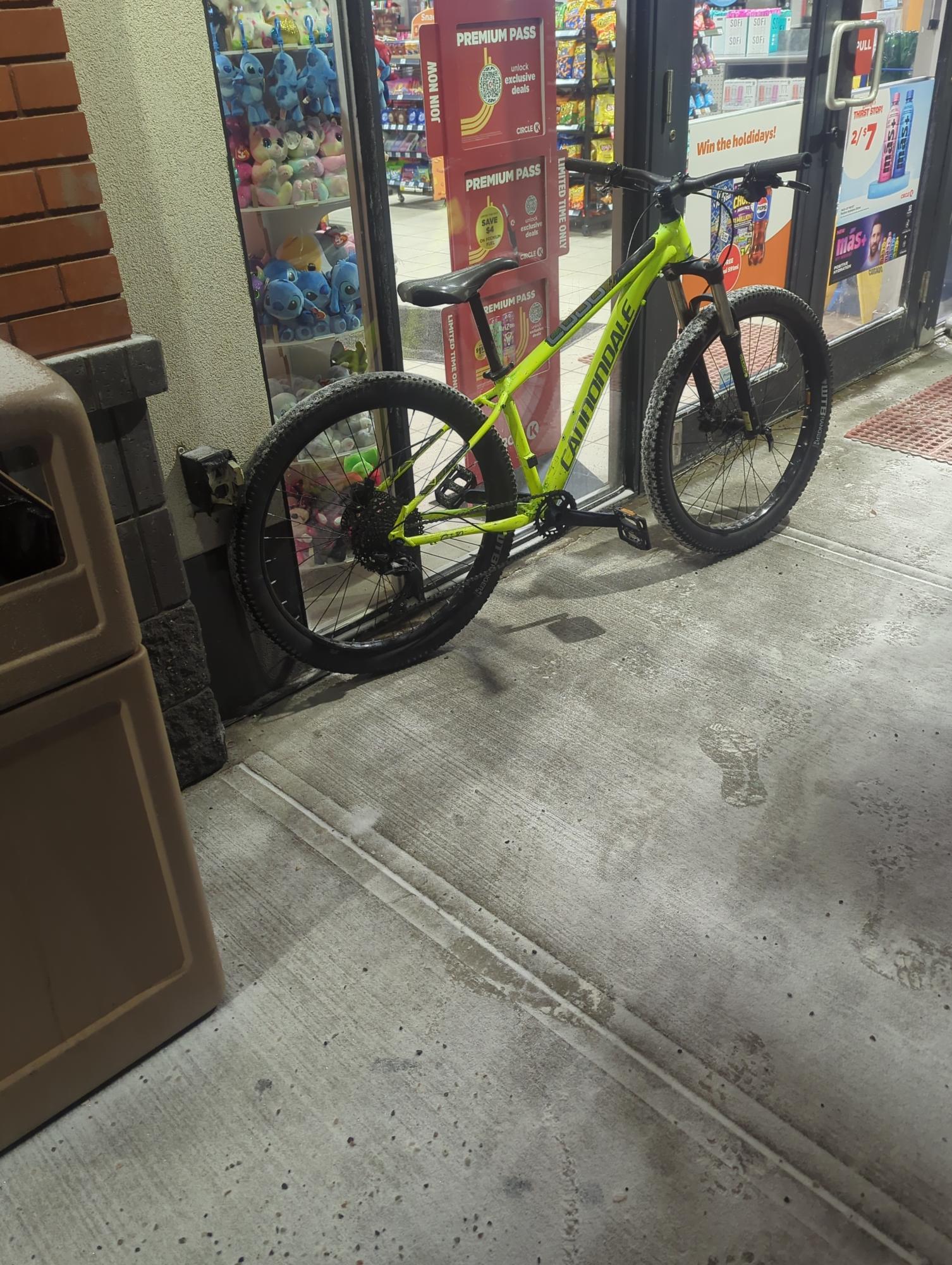 2017 Cannondale Cujo Yellow or Gold and Black