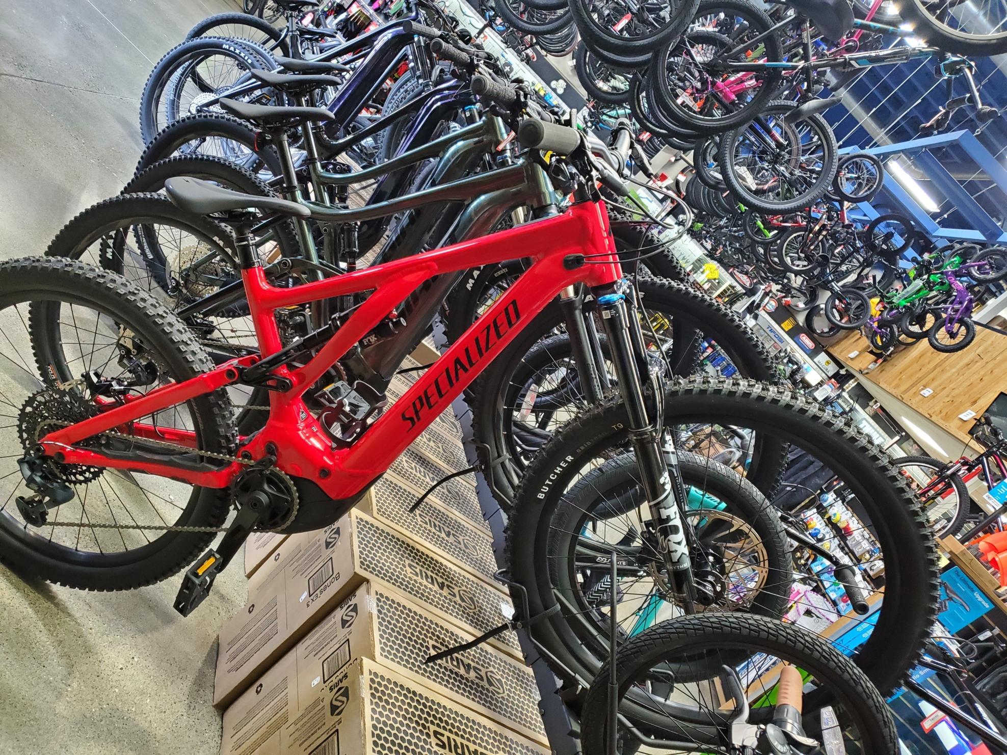 2022 Specialized Levo Comp Red