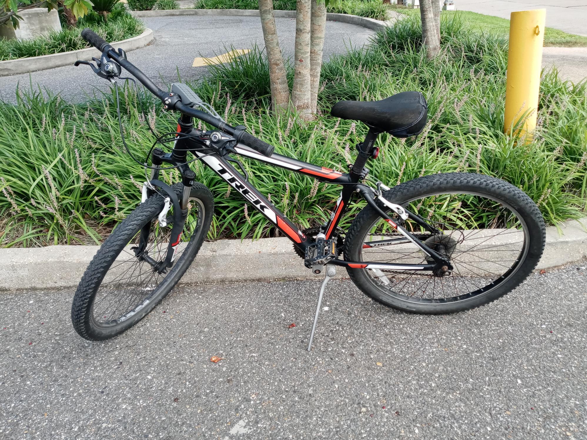 2014 Trek 3500 Disc Black, White, and Orange