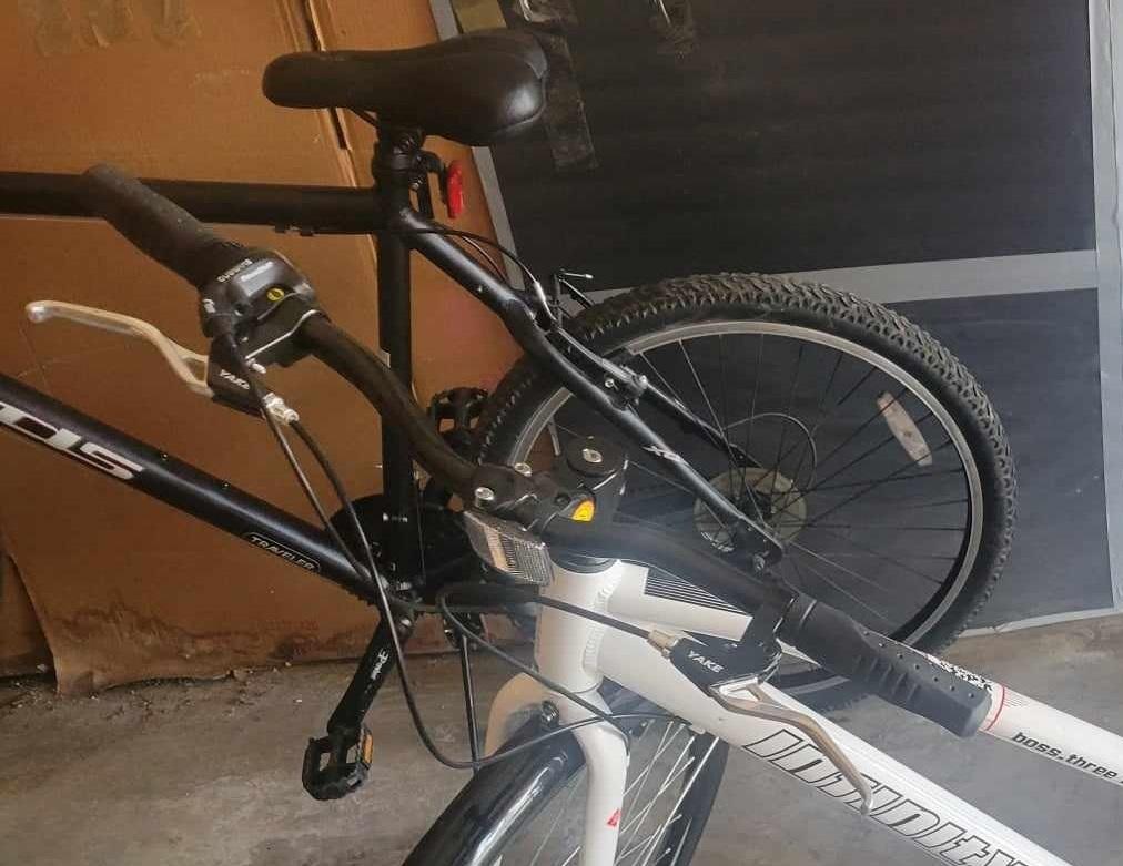 Xds Traveler 16 in Black, Silver, gray or bare metal, and Red