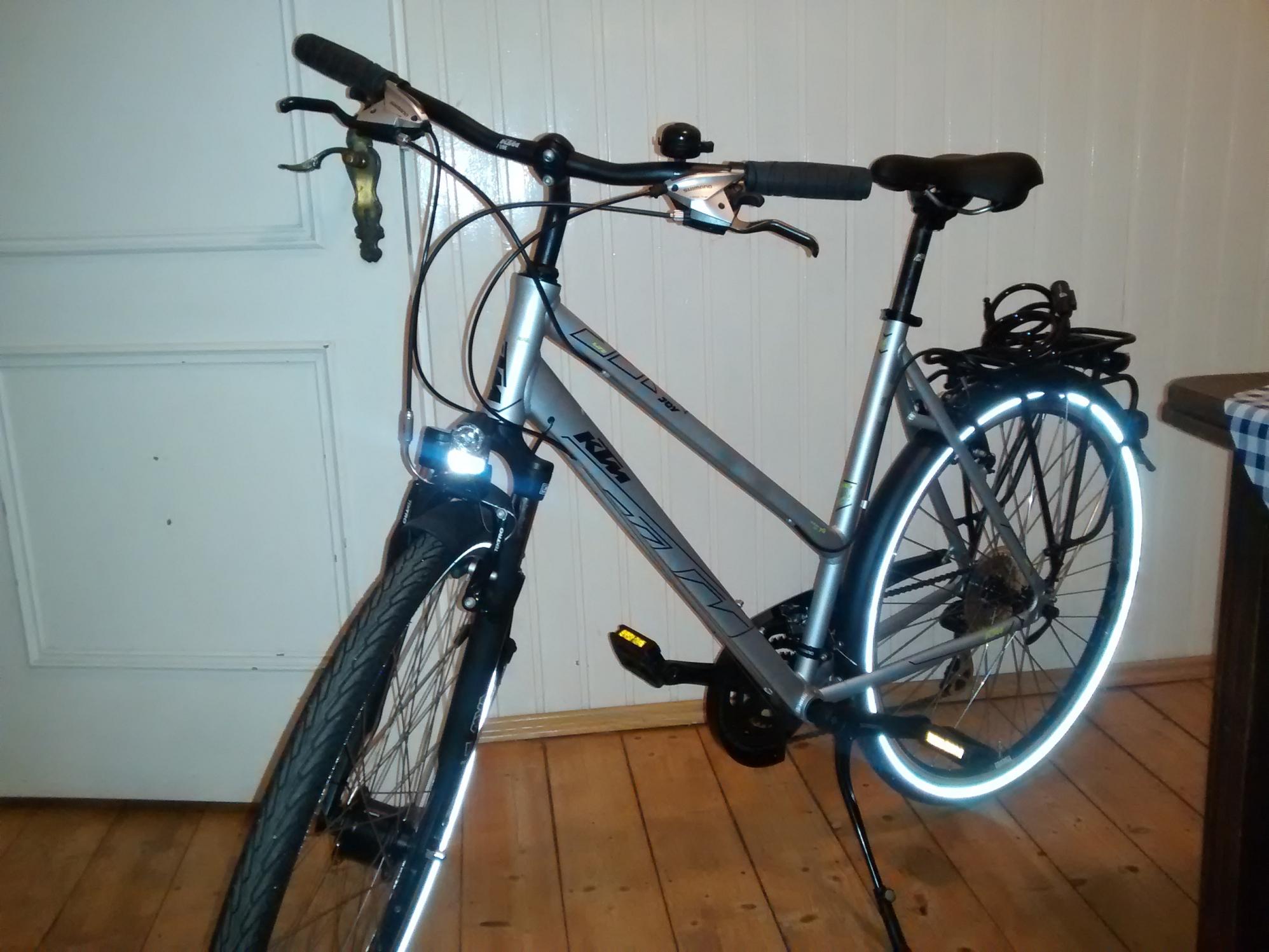 2017 KTM Life Joy 24 - Trekking, womens, 28 in / 56 cm, trapeze Silver or Gray