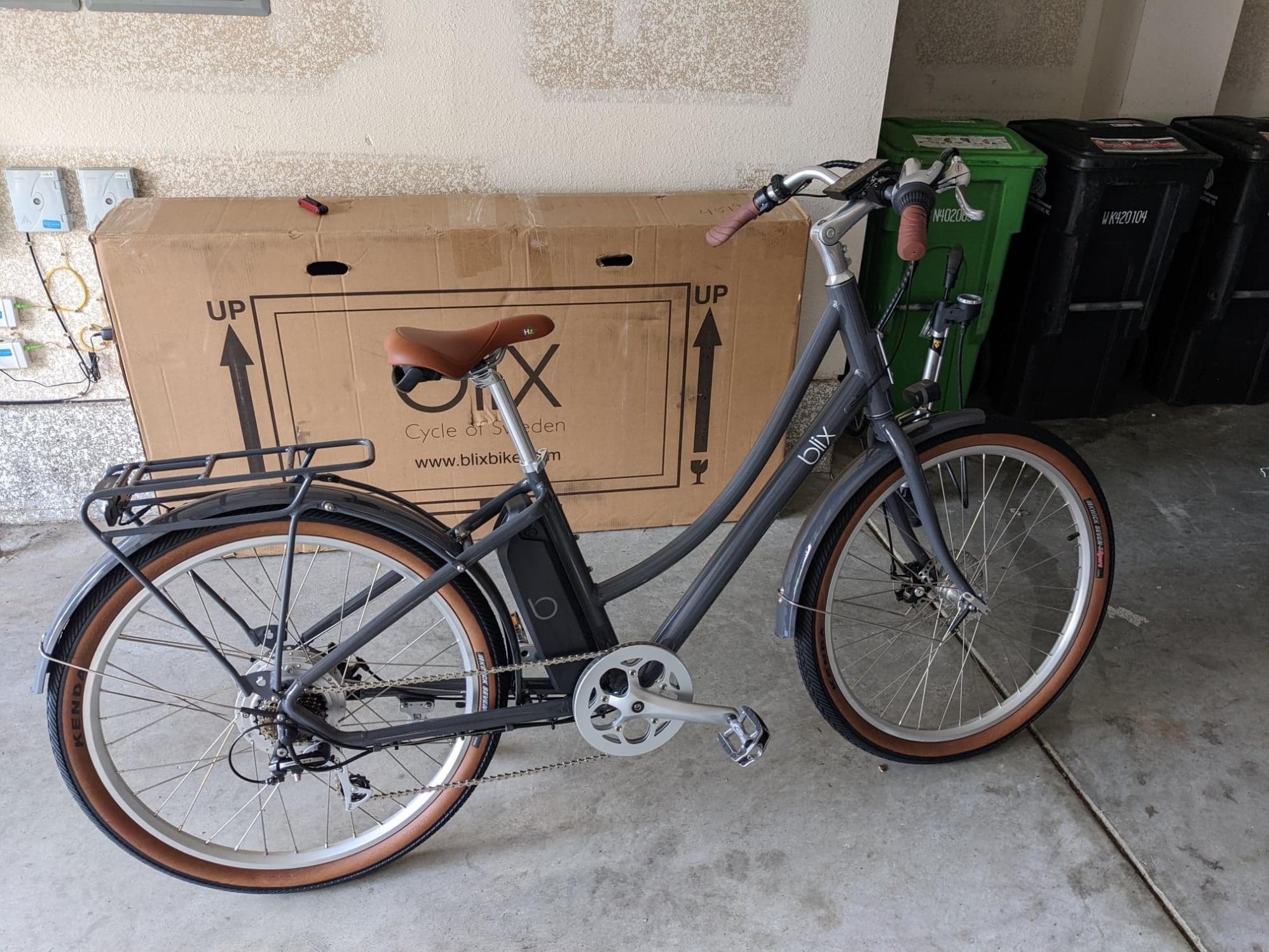 2022 Blix Aveny Skyline Commuter eBike Silver, gray or bare metal