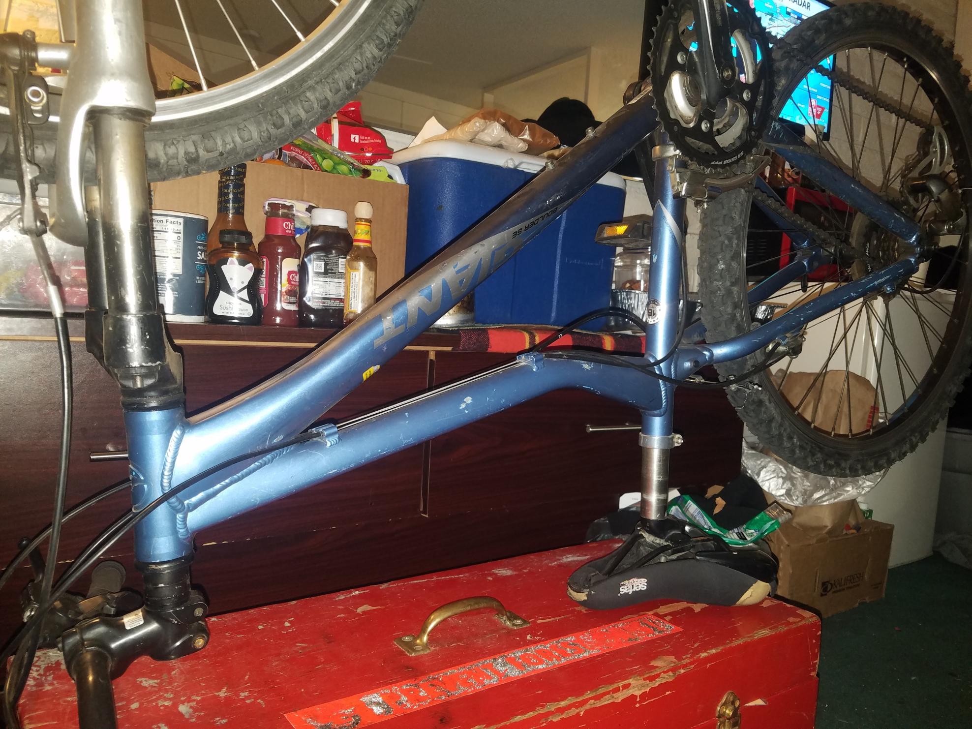 Giant Boulder SE Clay Blue