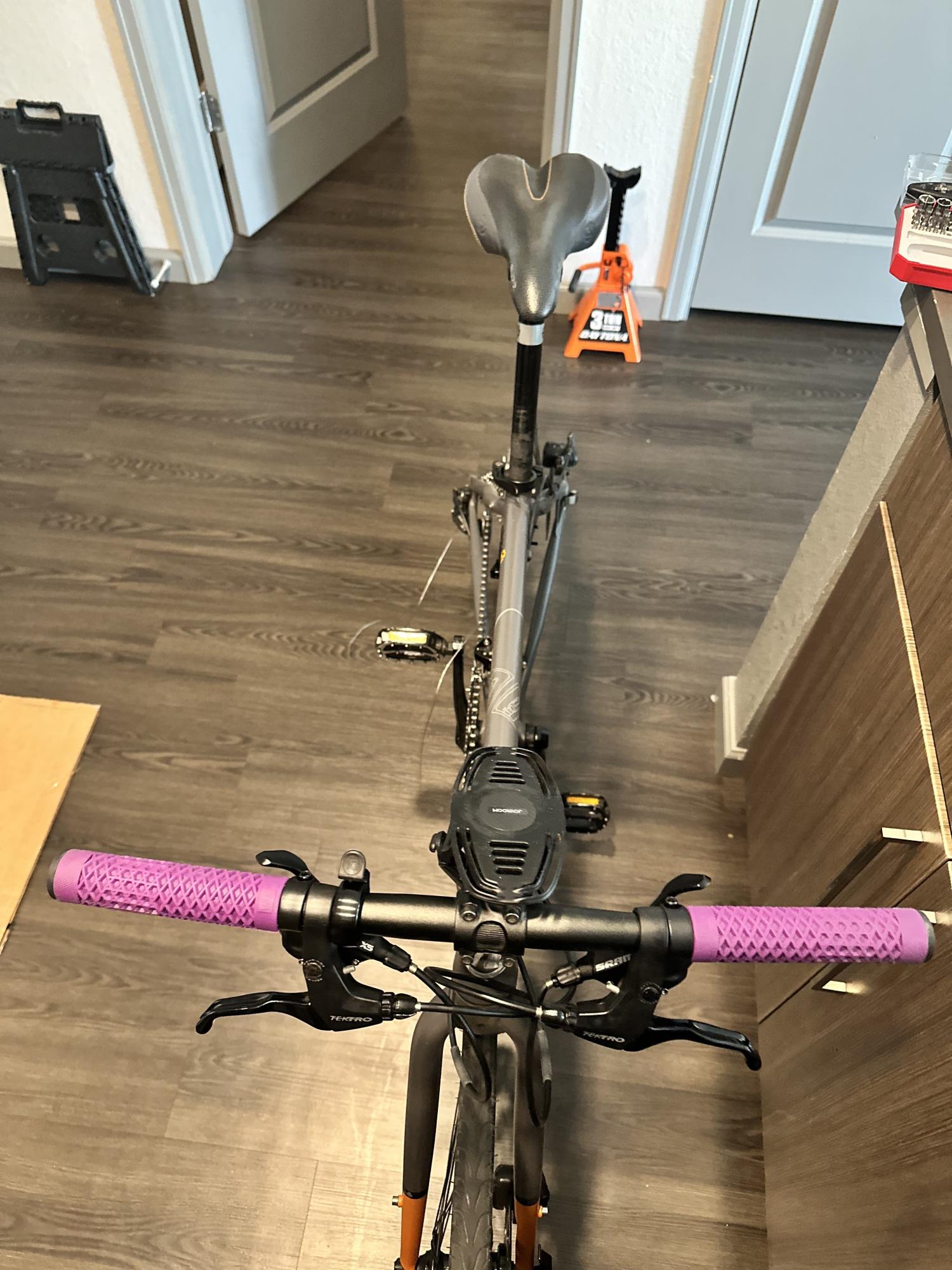 2008 Novara Buzz Silver, gray or bare metal