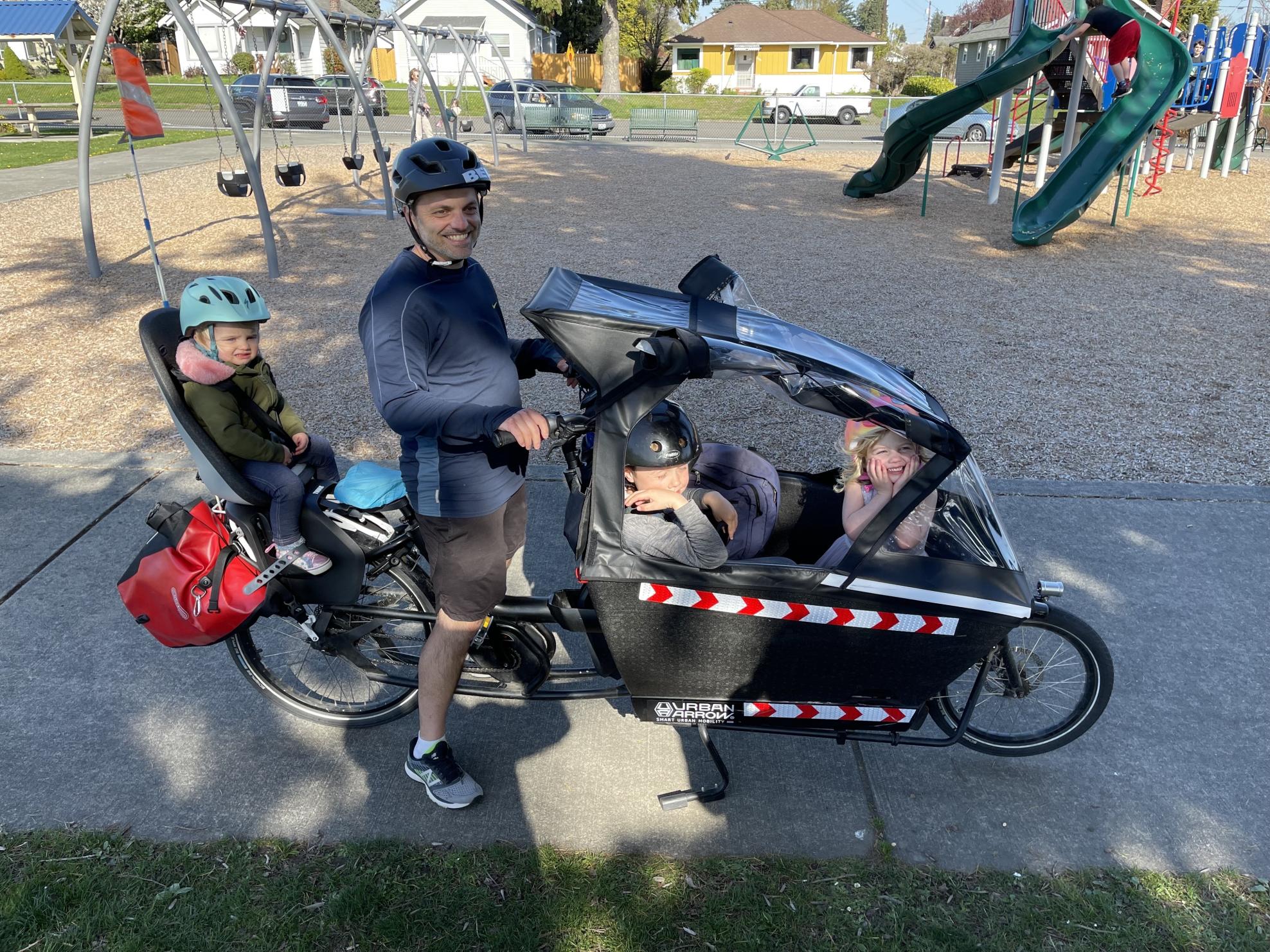 2017 Urban Arrow Family cargo bike (front storage) Black