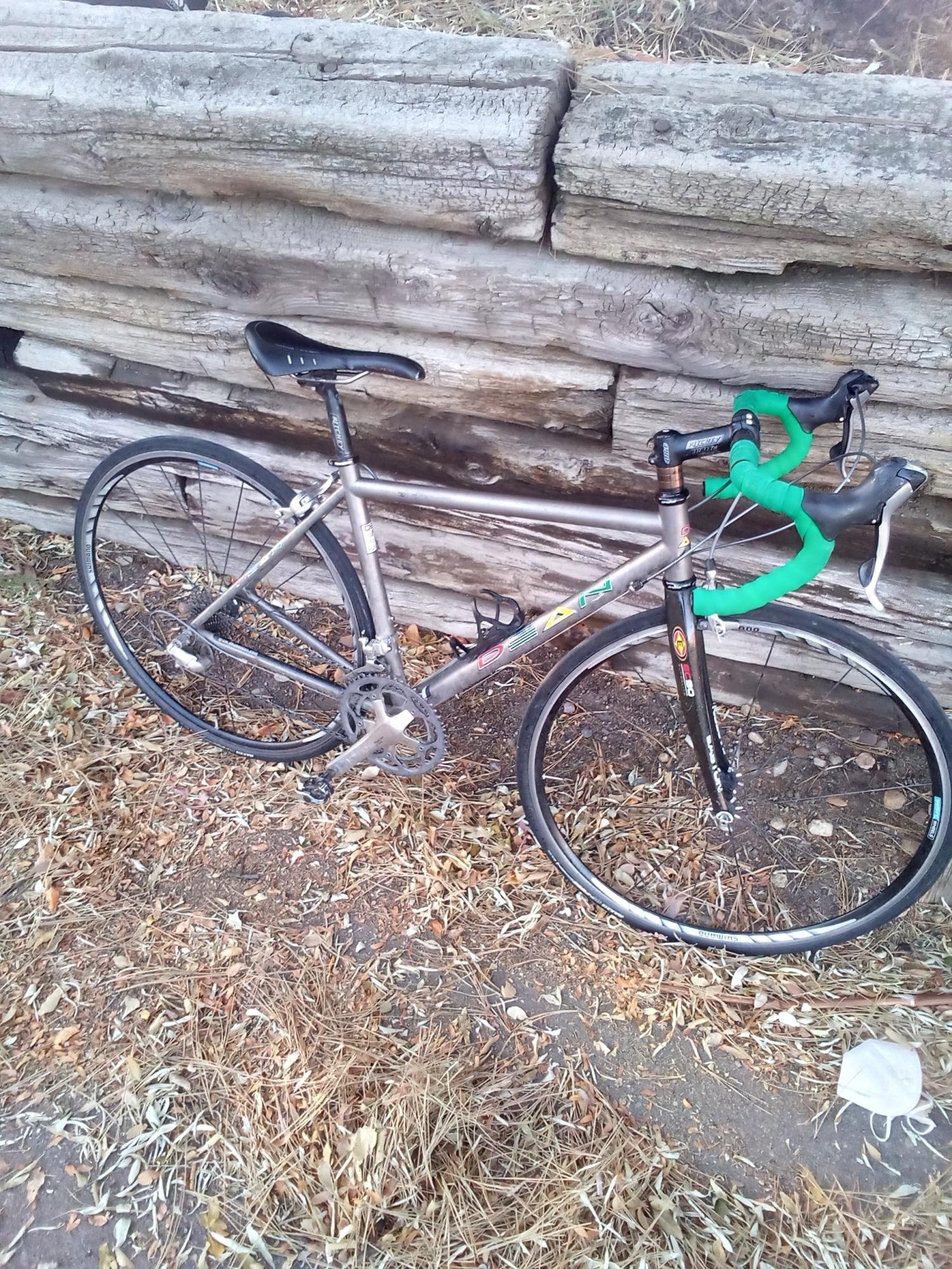 2001 DEAN El diente Silver, gray or bare metal