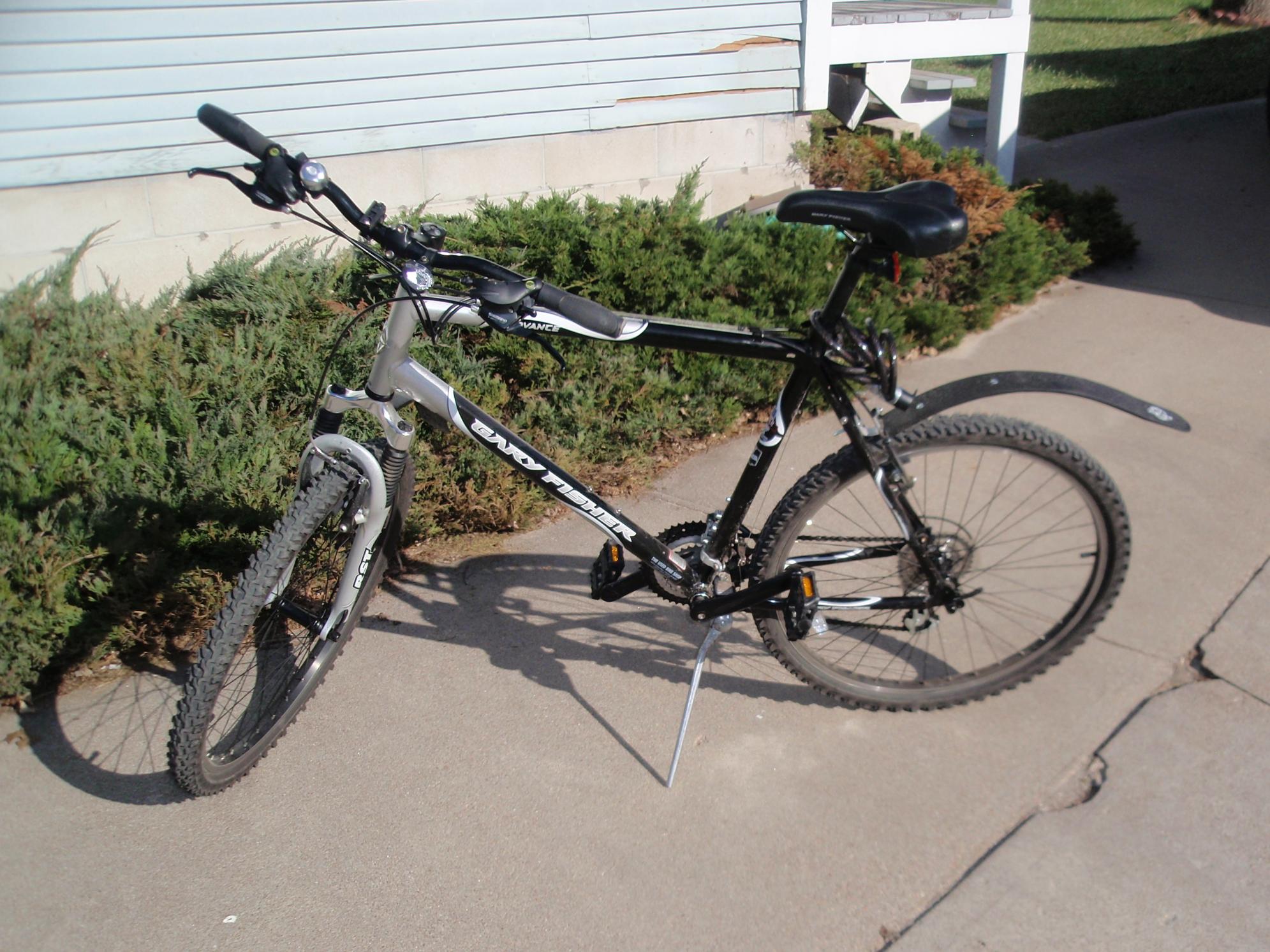 Gary Fisher Advance  Black and Silver or Gray