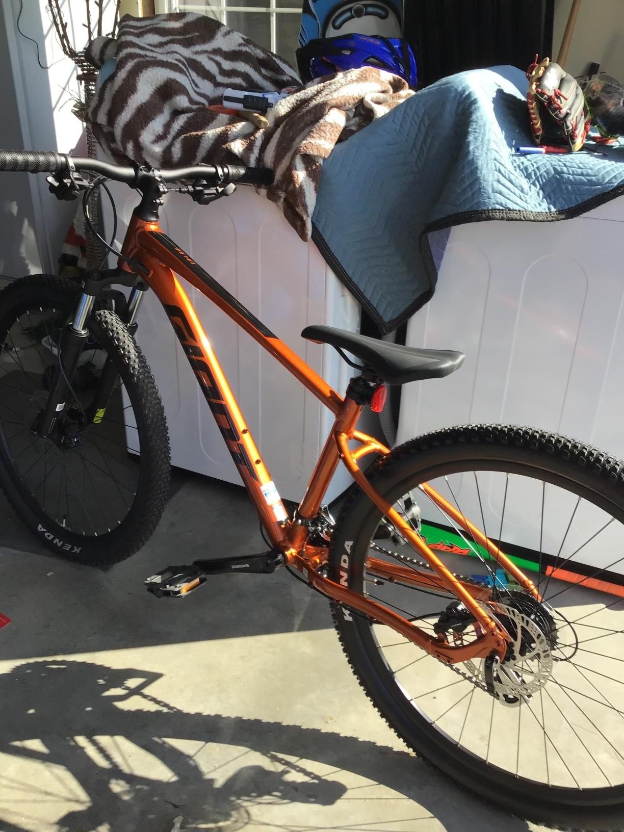 2022 Giant Talon 3 S - Amber Glow Black