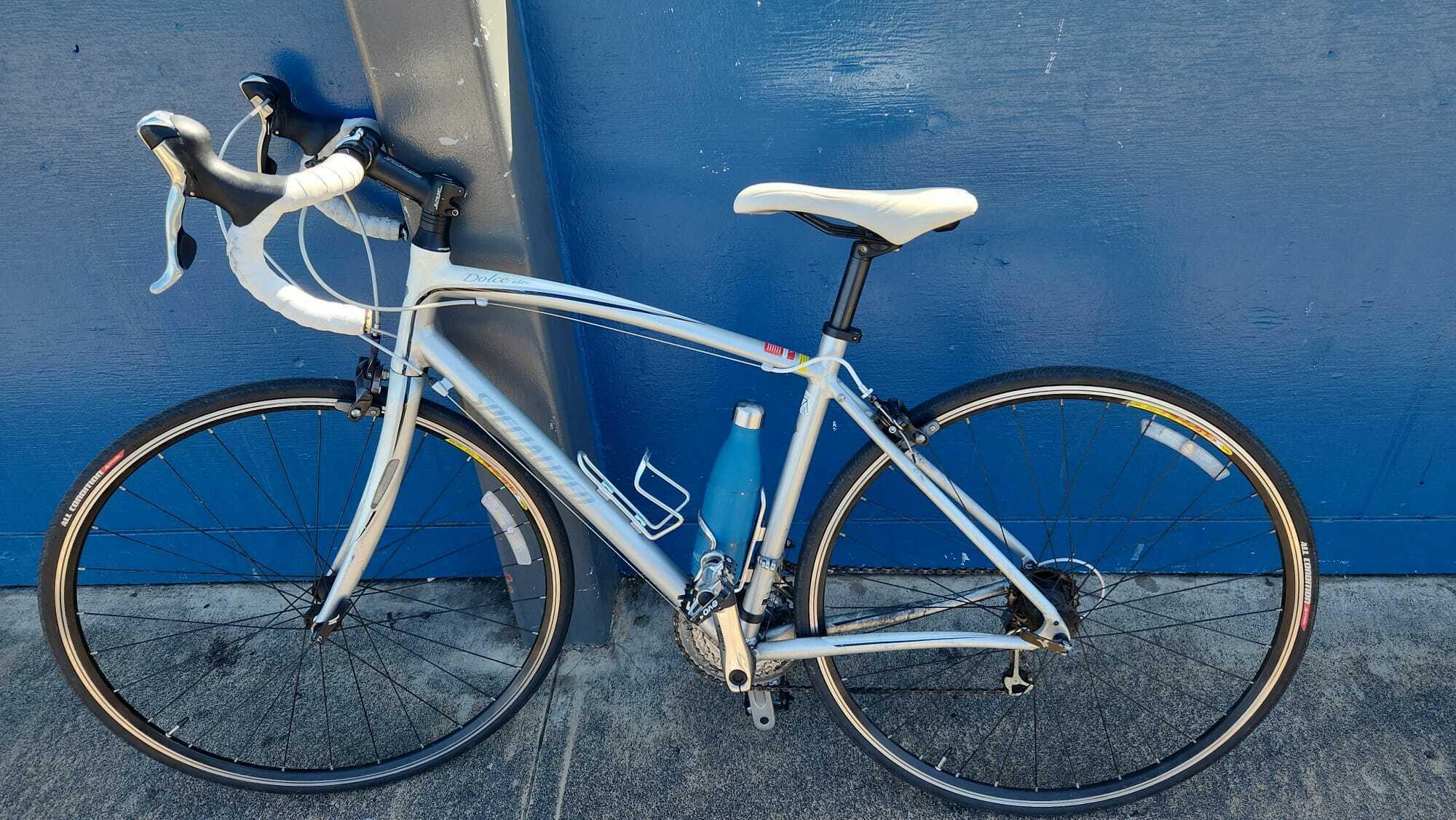 2010 Specialized Dolce Triple White, Black, and Silver, gray or bare metal