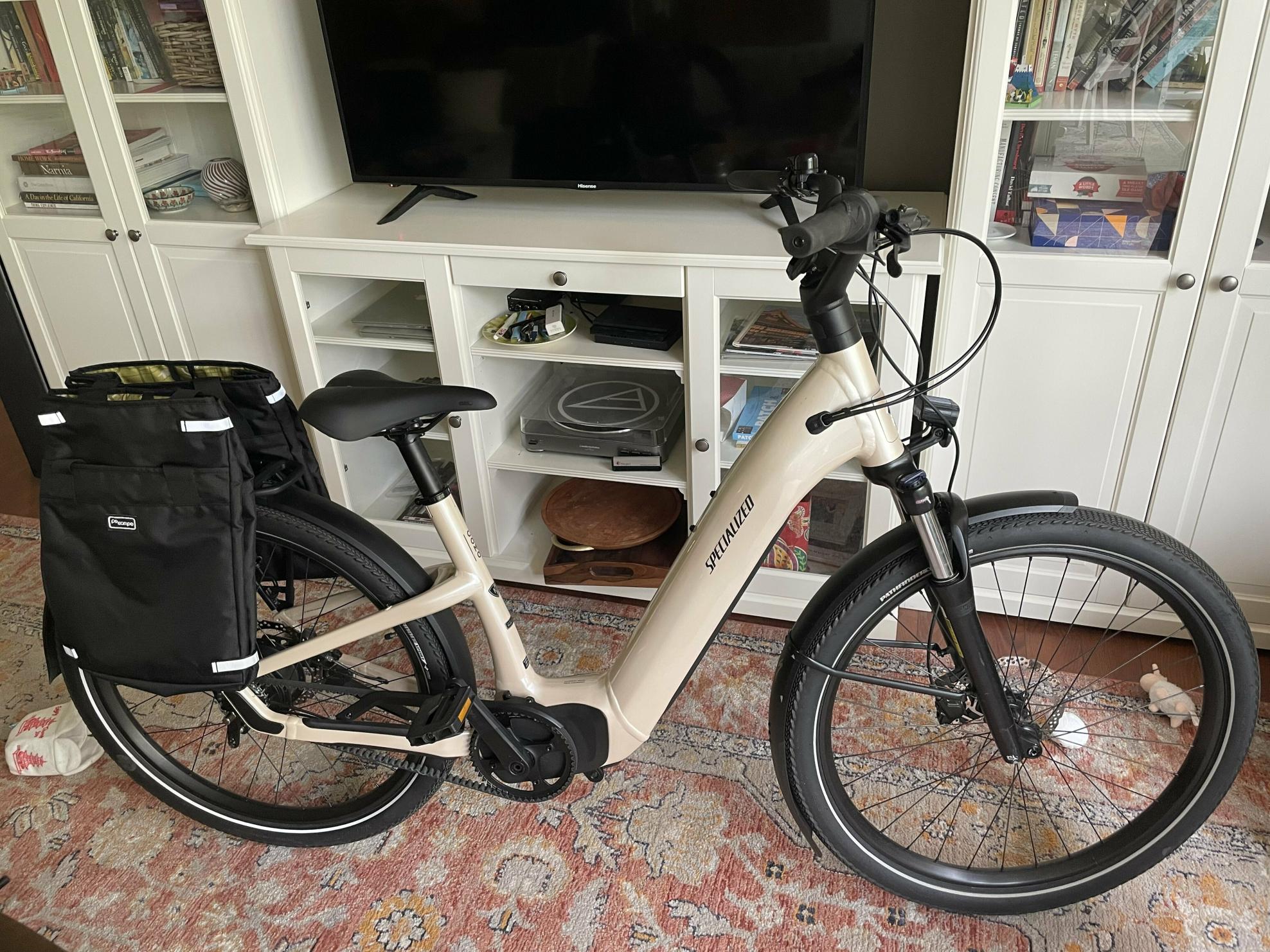 2024 Specialized Como 3.0 IGH White