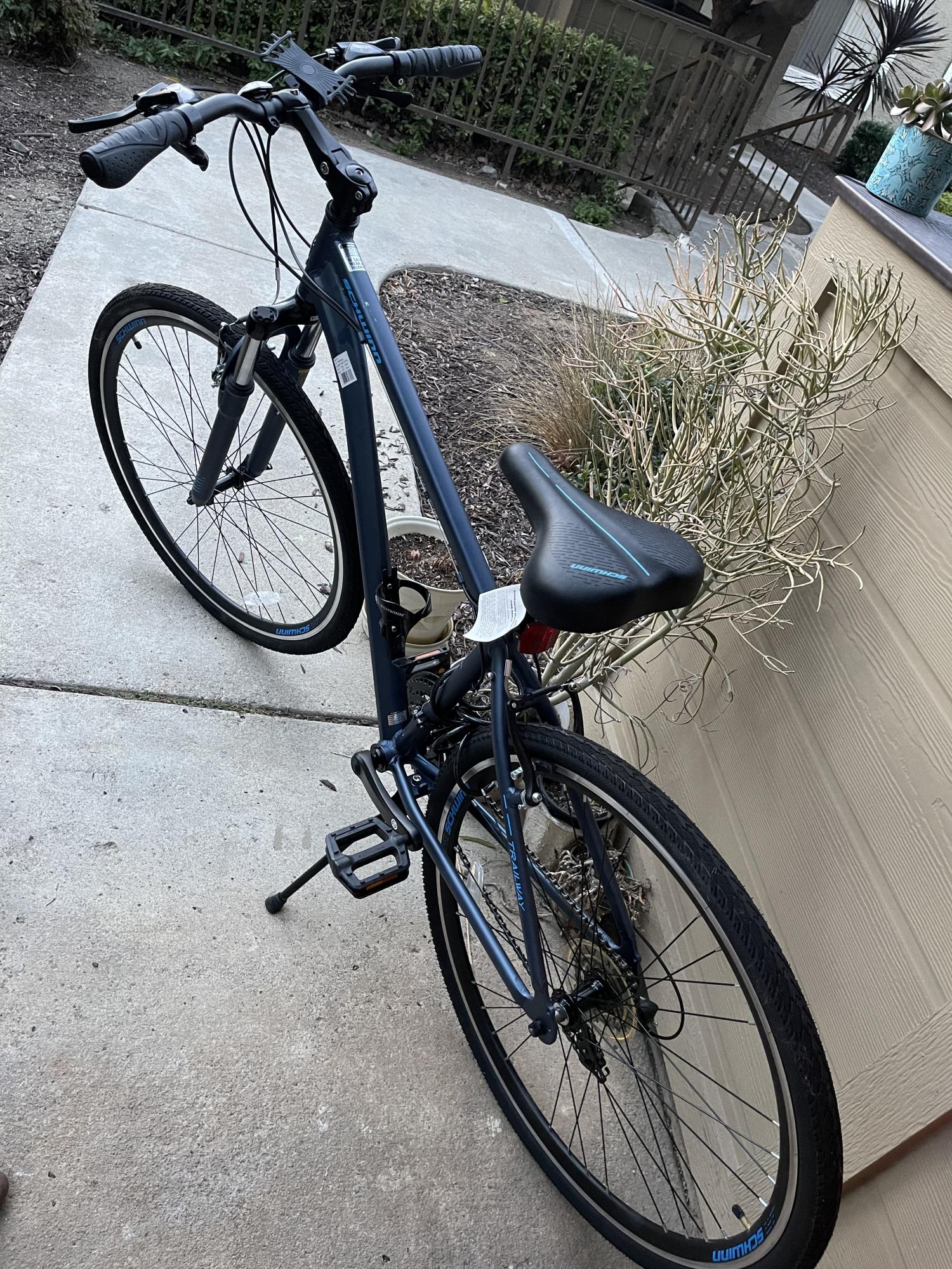 2022 Schwinn Blue