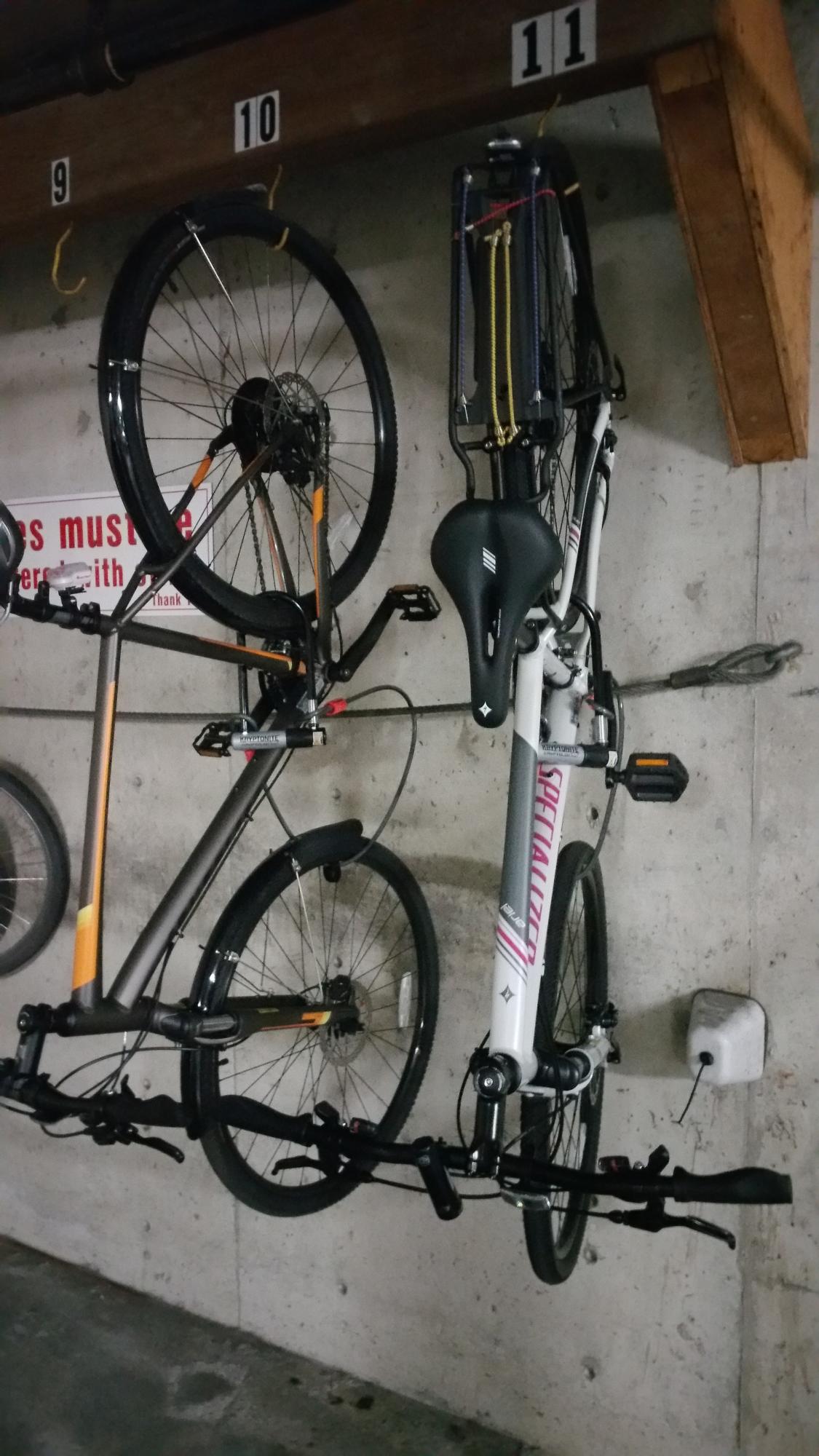 2016 Specialized Ariel Disc White, Pink, and Silver or Gray