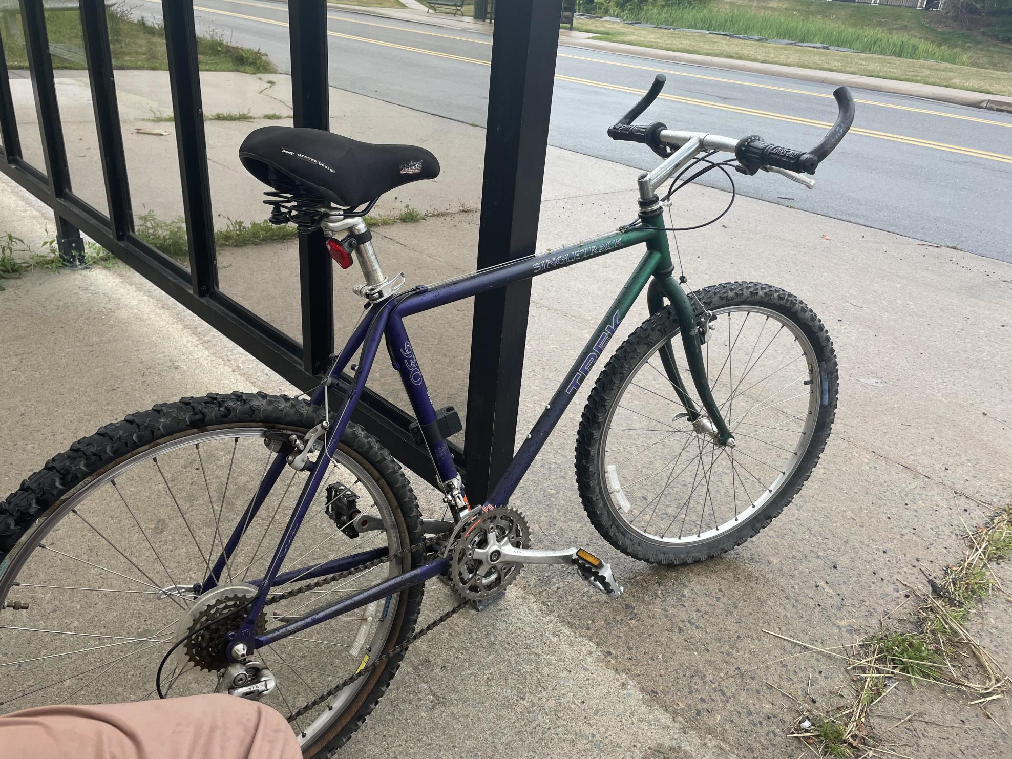 2022 Trek Trek 930 singletrack Green and Blue