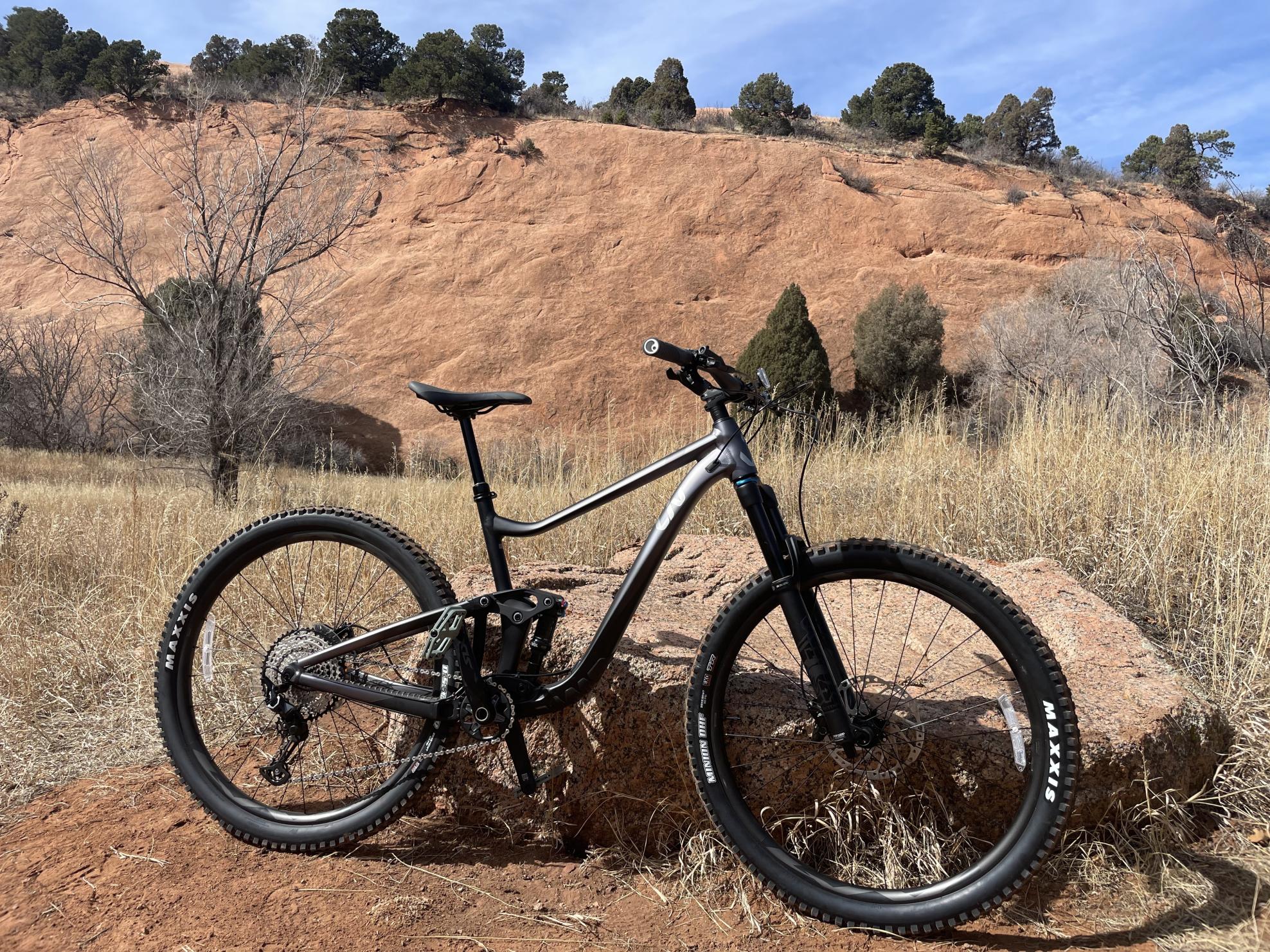 2022 Liv Intrigue Black