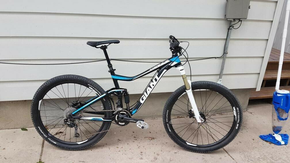 2015 Giant Trance 2 Black, Blue, and White