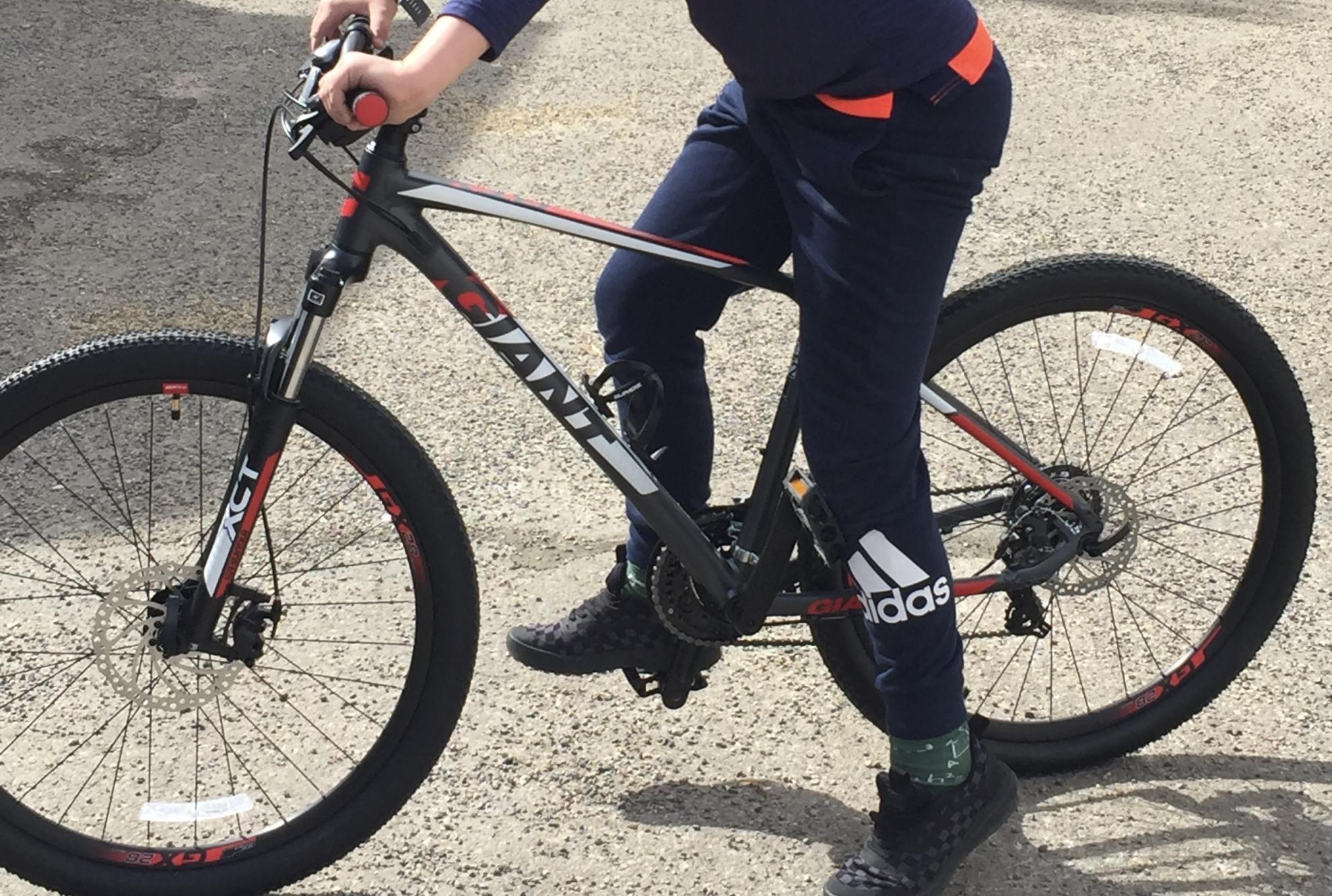 2019 Giant ATX 2 White, Red, and Black