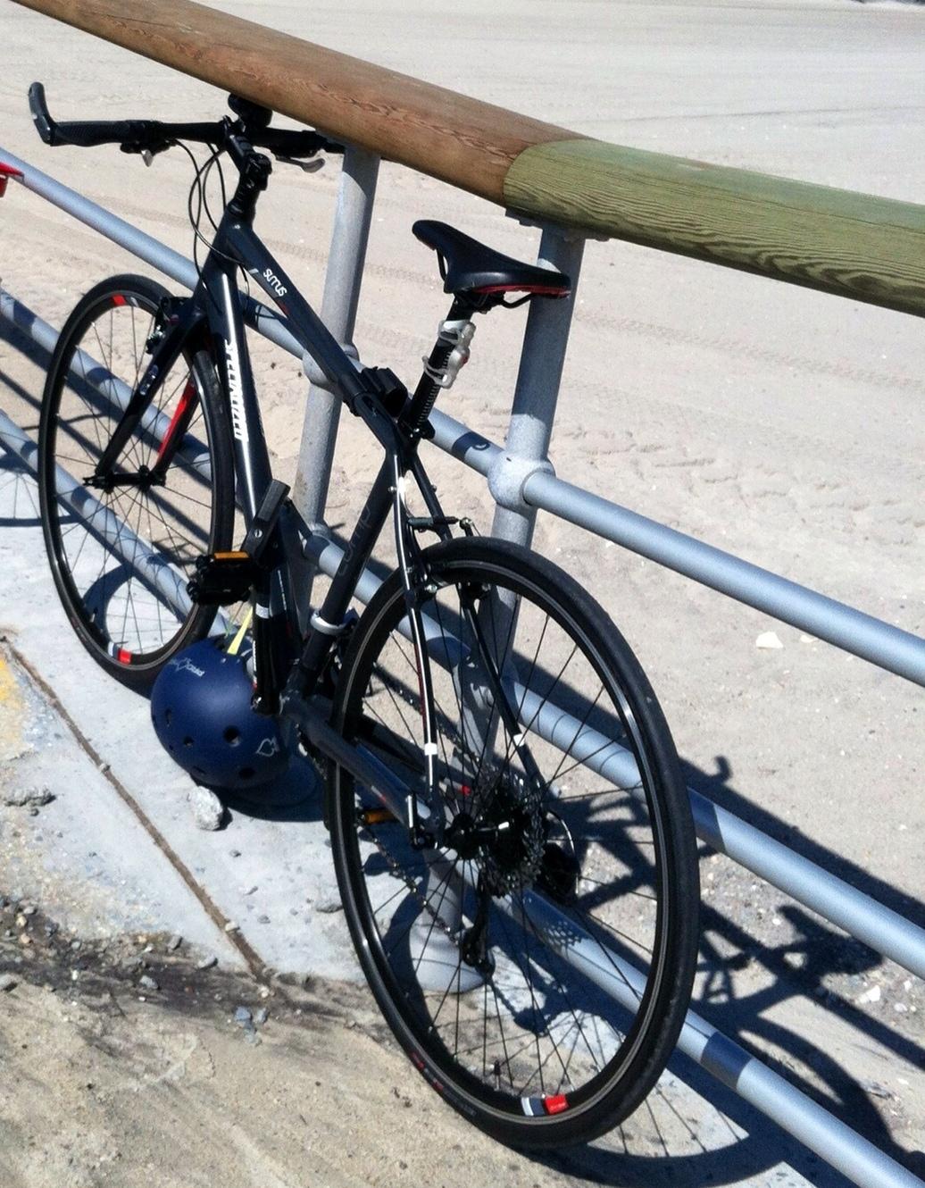 2012 Specialized Sirrus Comp  Black