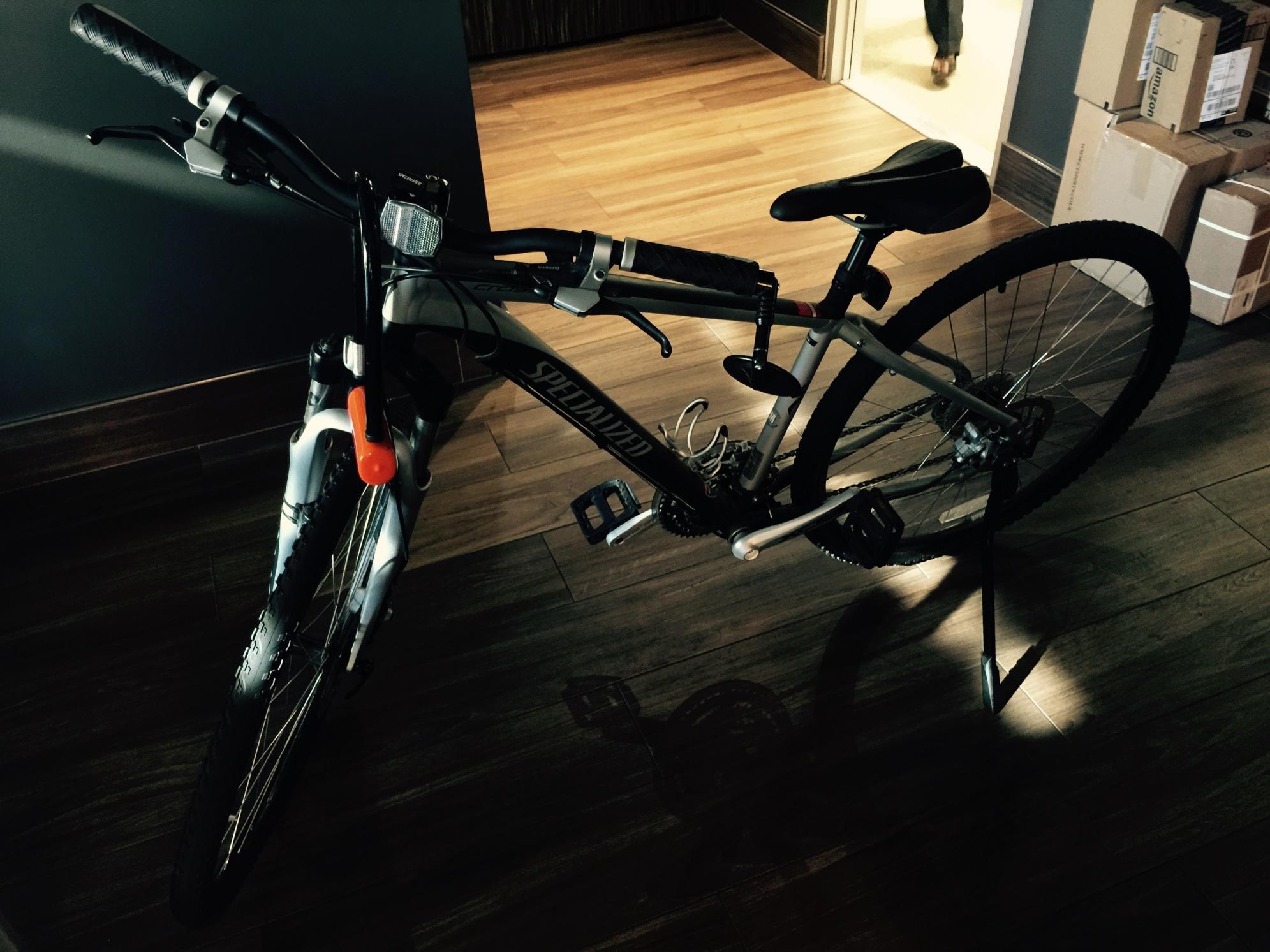 2012 Specialized Crosstrail Black and Silver or Gray