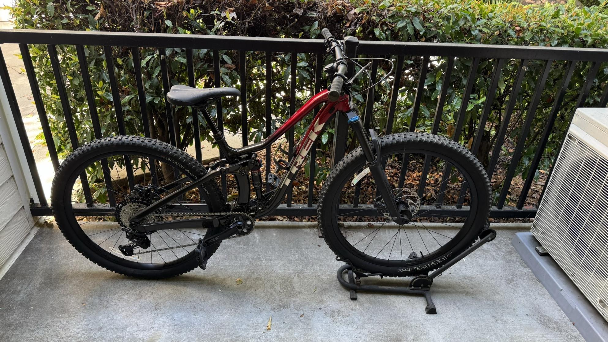 2022 Trek Fuel EX 8 GEN 5 Red and Black