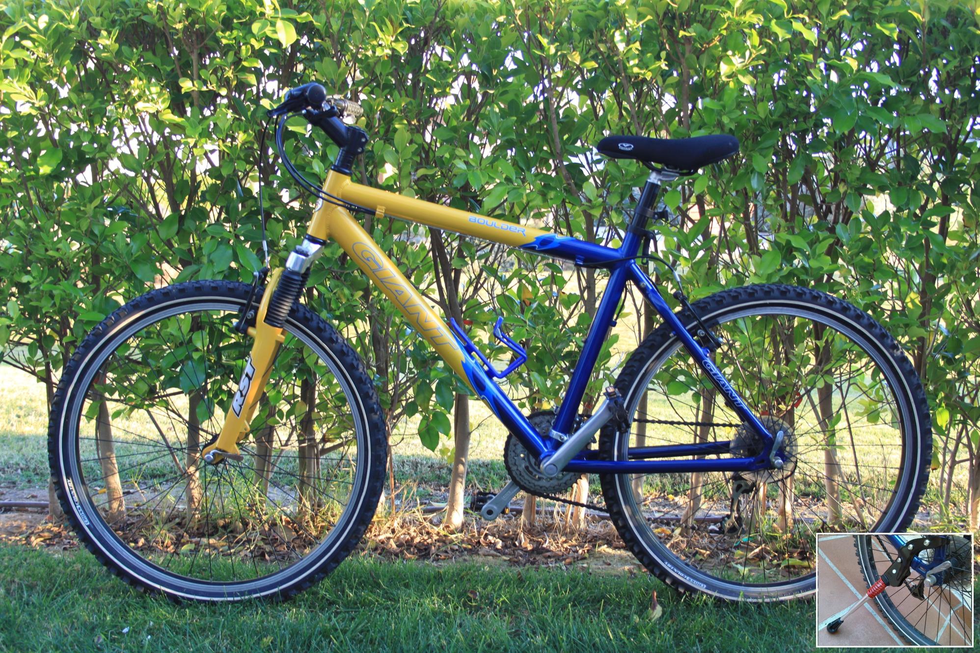 2003 Giant Boulder  Yellow or Gold and Blue