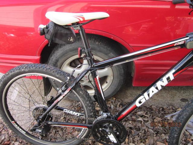 2012 Giant reval  Black