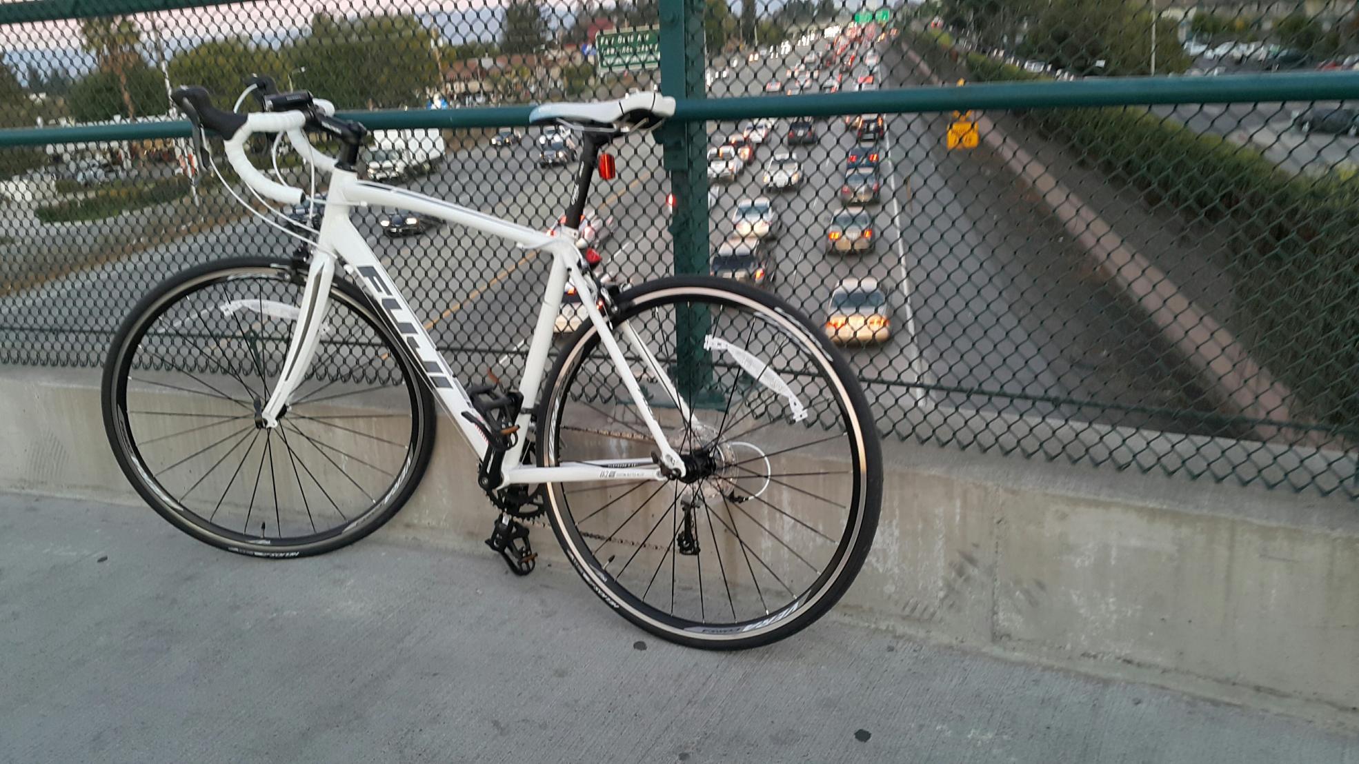 2015 Fuji Fuji Sportif 2.3 Road Bike White