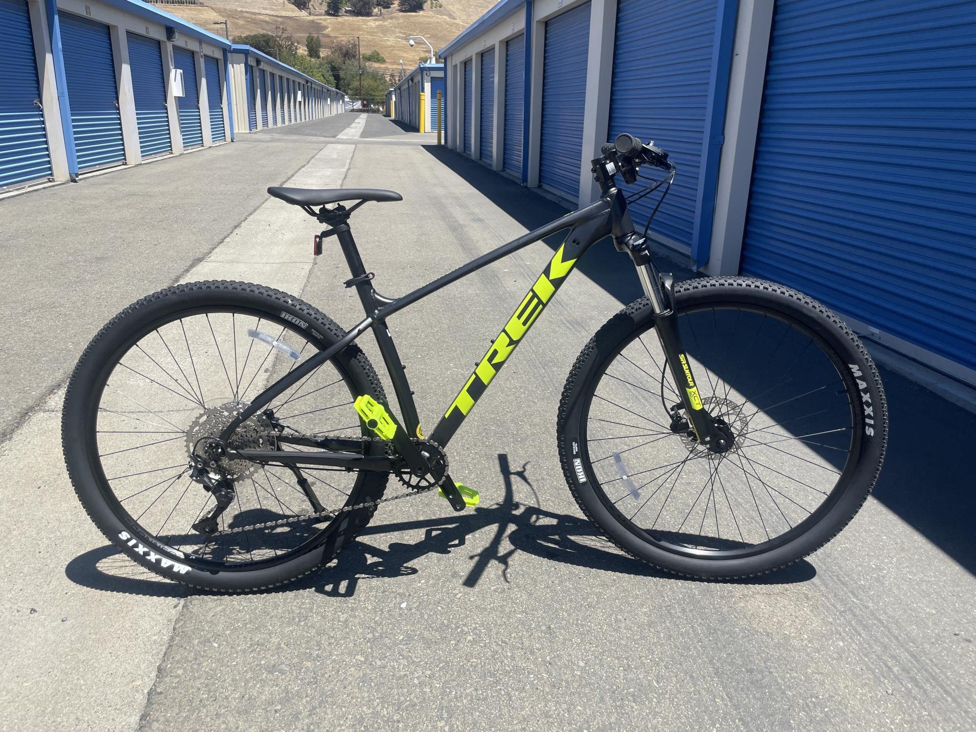 2022 Trek MARLIN 6 Black and Yellow or Gold