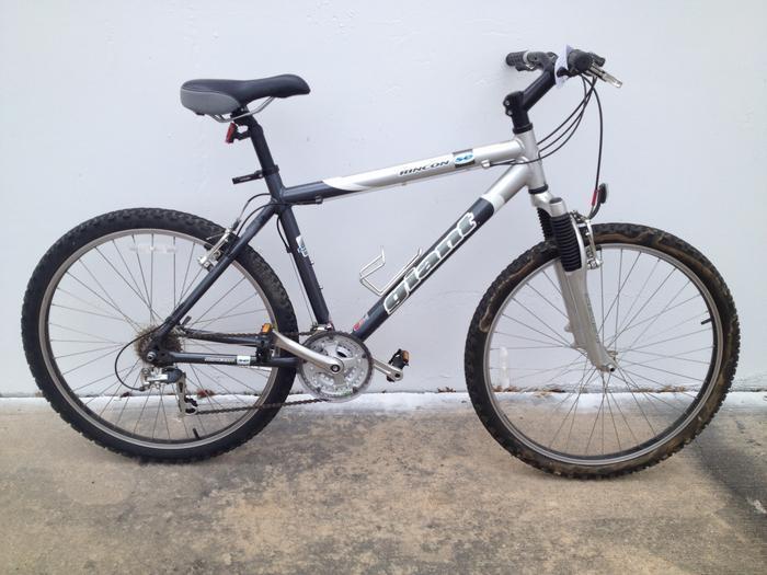 2001 Giant SE Rincon  Black