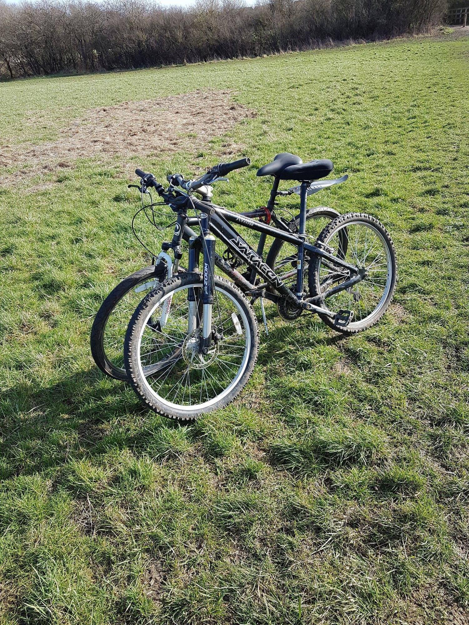 Saracen Cycles Black