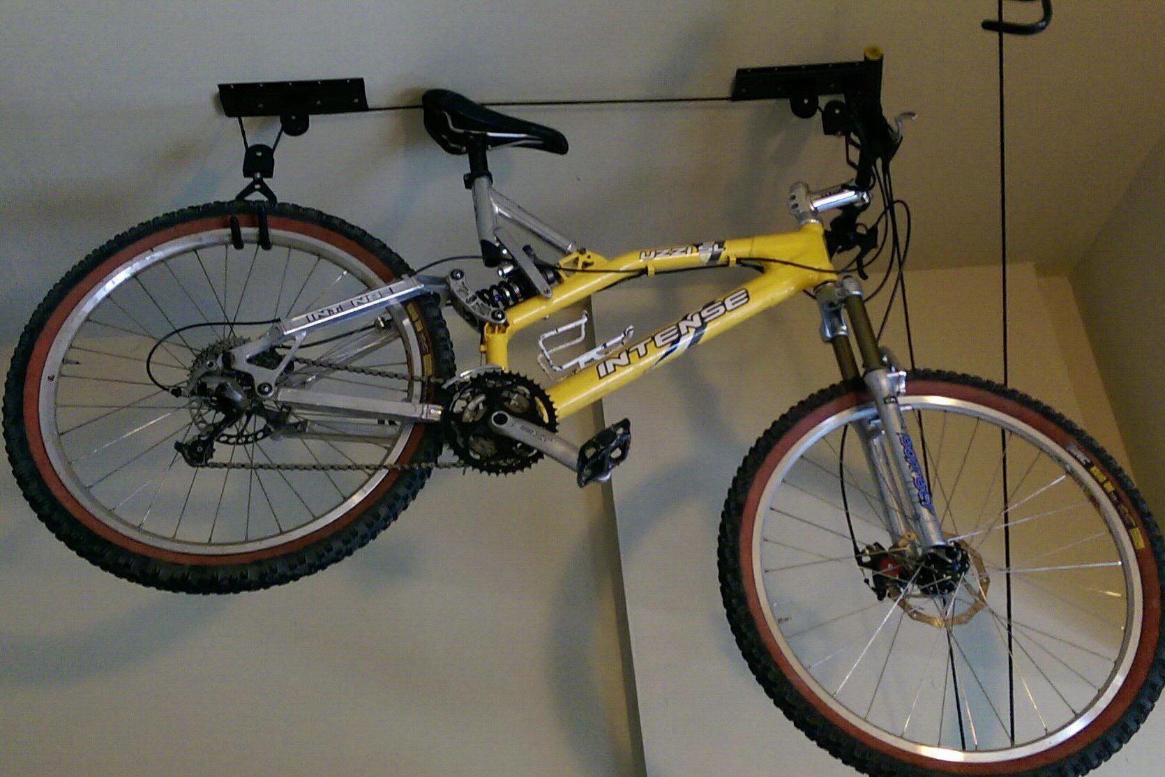 2010 Intense UZZI SL Yellow or Gold