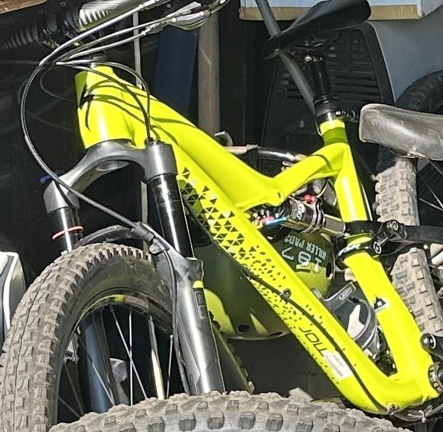 2015 Specialized Rumor Comp Women’s Yellow or Gold