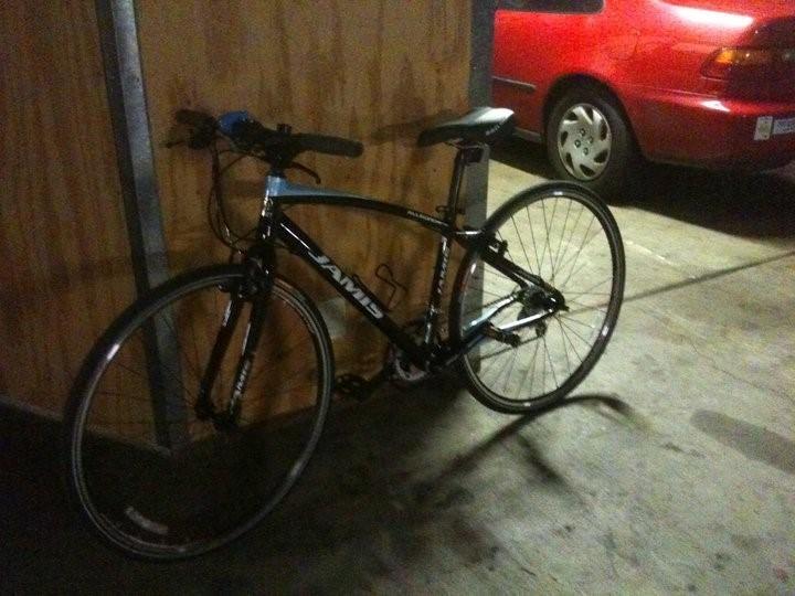 2011 Jamis Allegro 2  Black and Blue