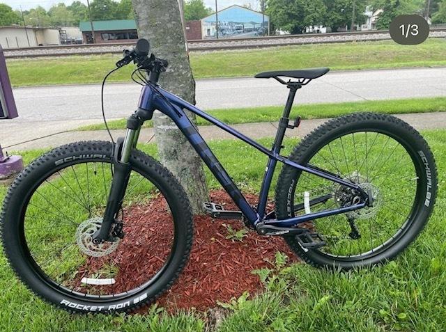 2023 Trek Roscoe 6 Purple