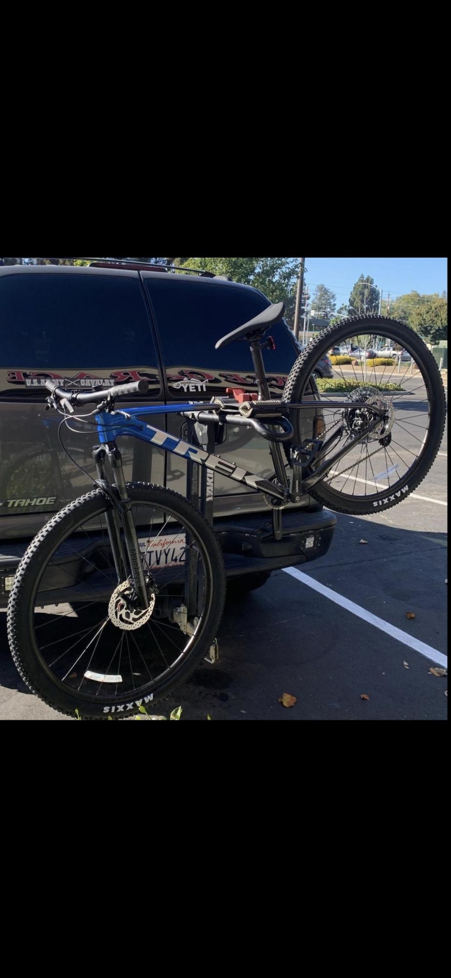 2022 Trek Marlin 8 Blue