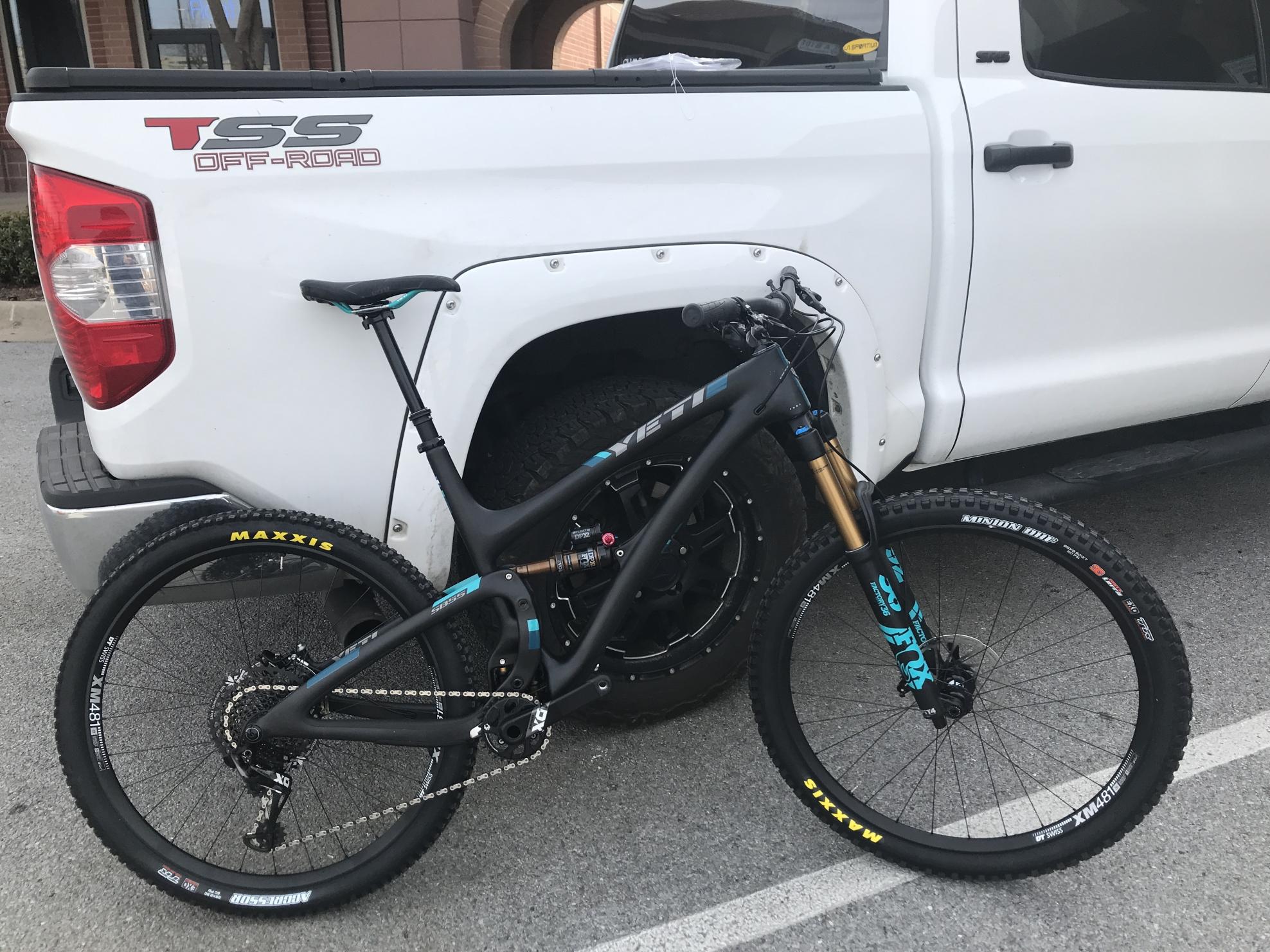 2017 Yeti SB5.5 Turq XL Black