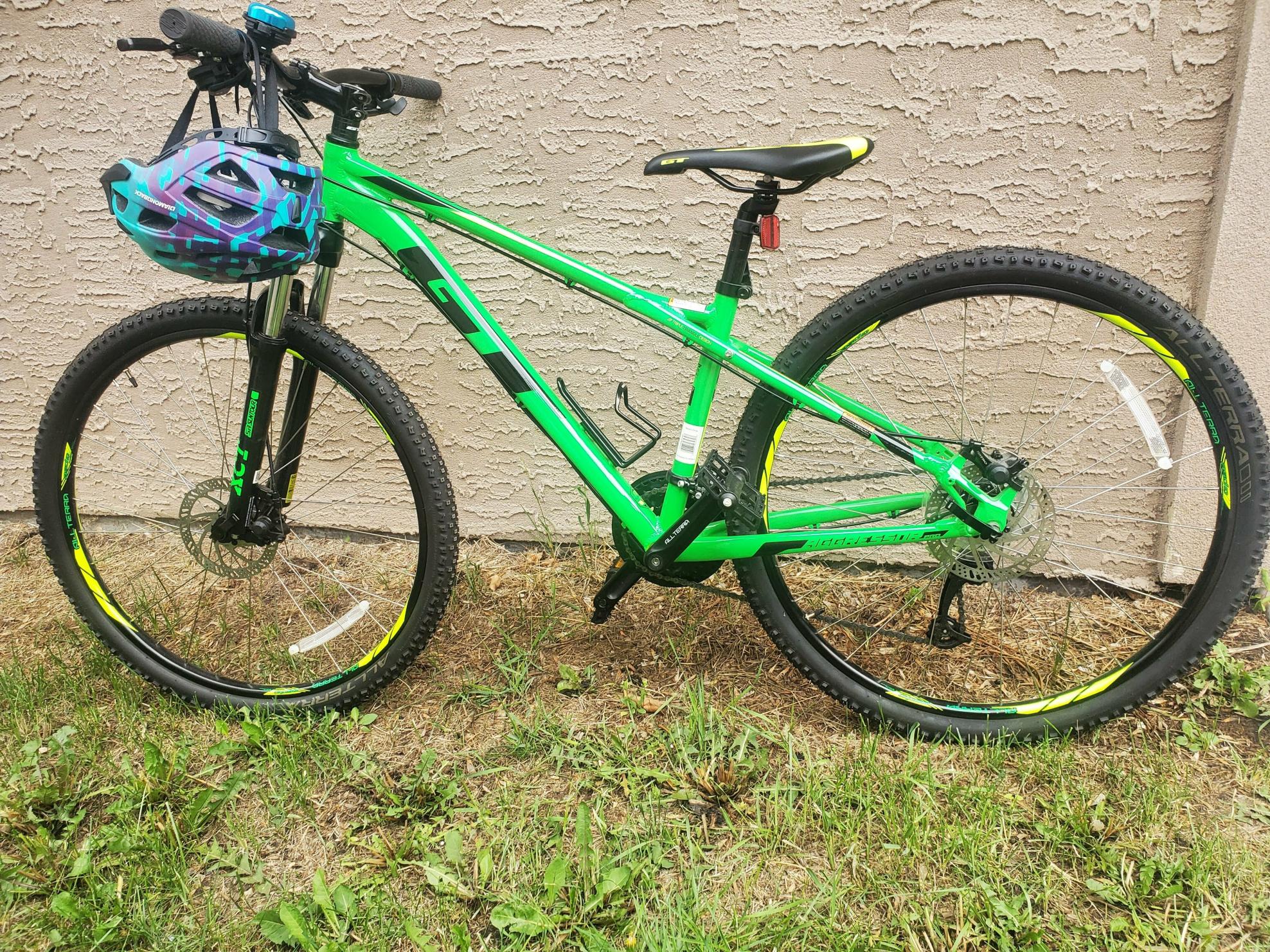 2023 GT Bicycles Aggressor Pro Green
