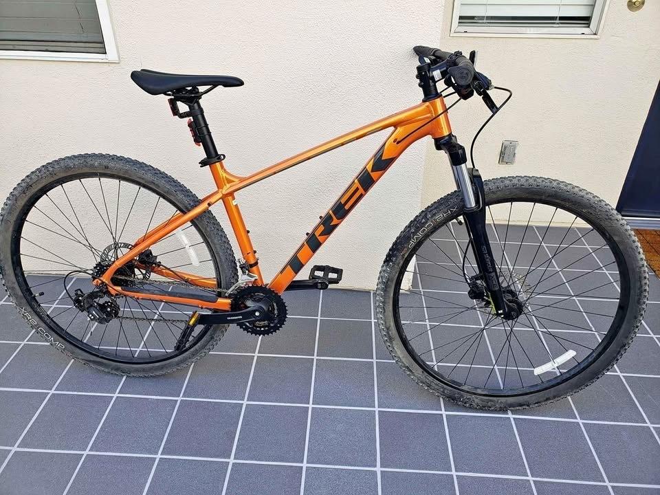 2022 Trek Marlin 5 Orange