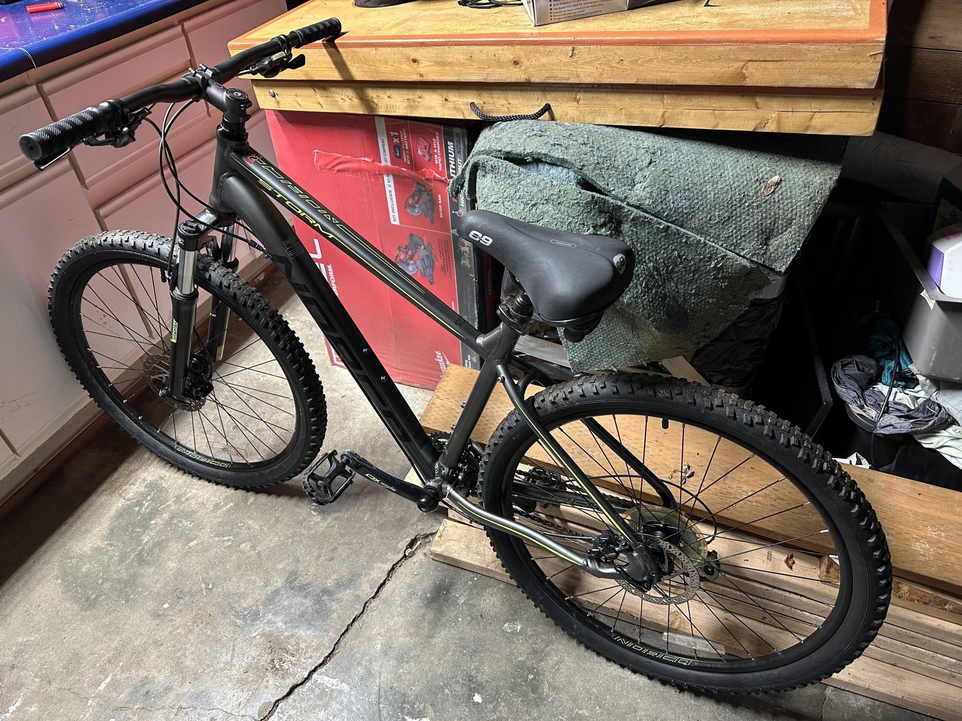 Norco Bikes Medium hard tail Silver, gray or bare metal