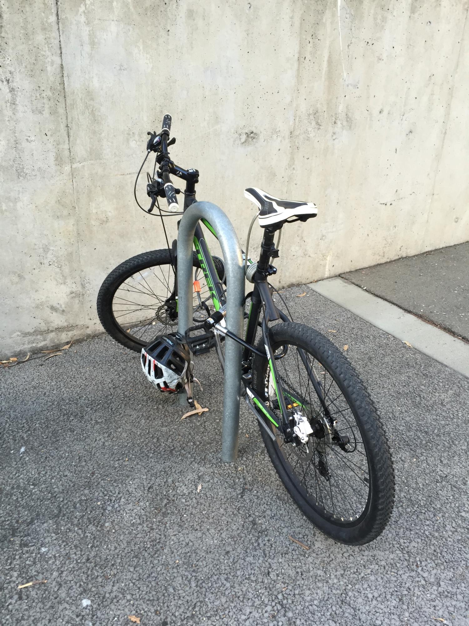 2013 Trek 3500 Disc Black and Green