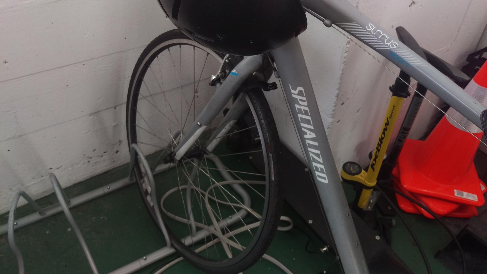 2010 Specialized Sirrus Silver, gray or bare metal