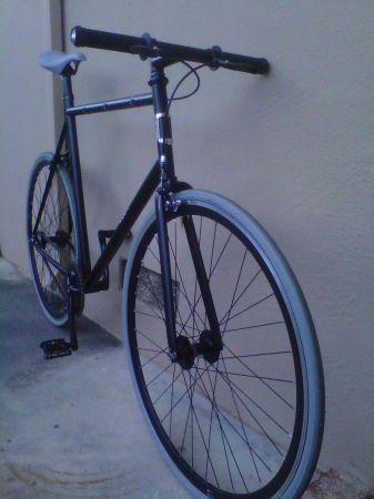 2011 Globe fixie  Black