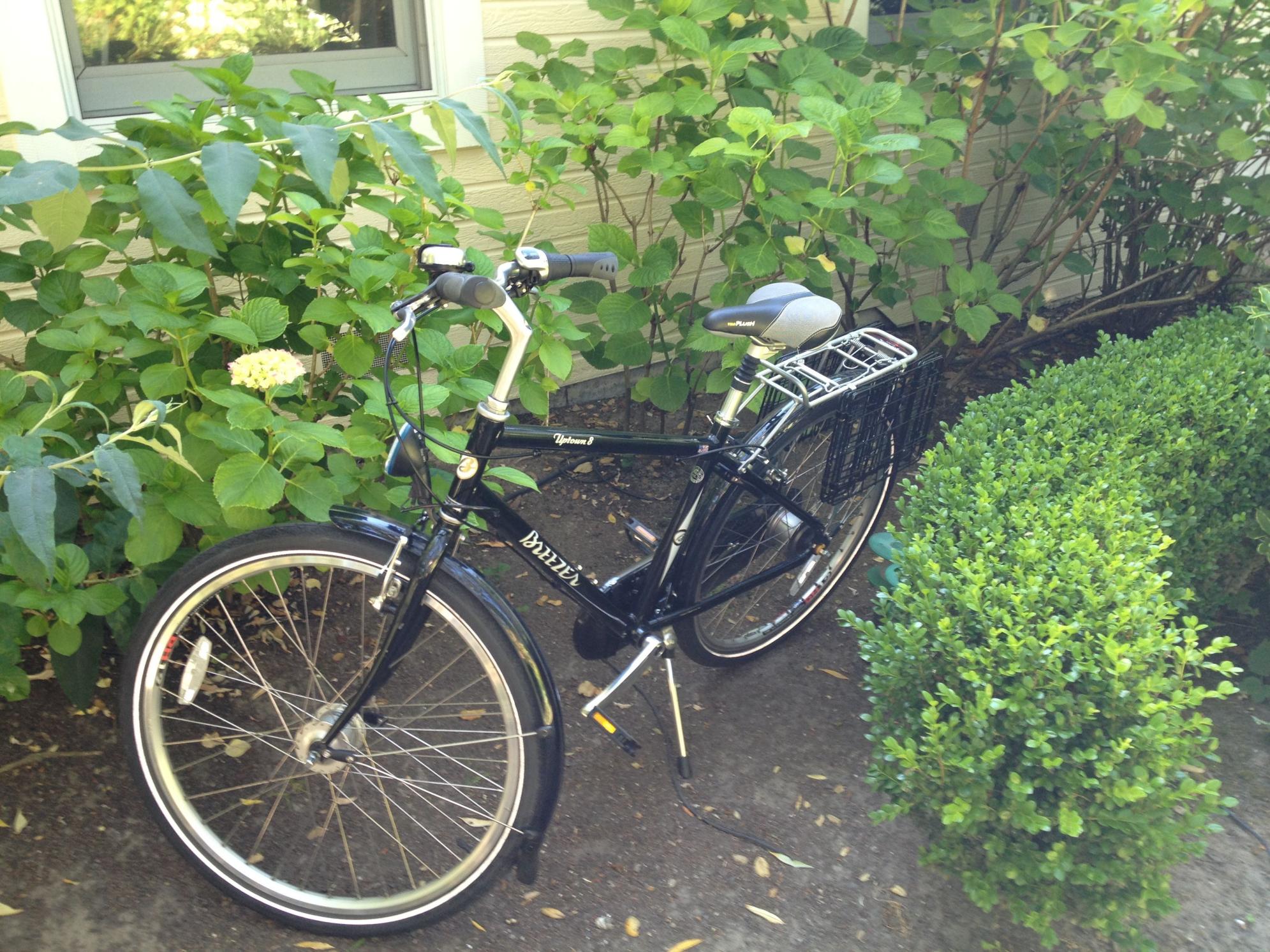 Breezer Uptown 8  Black