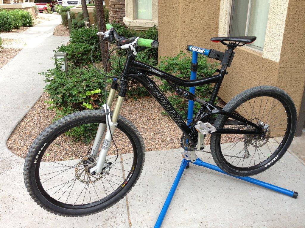 2010 Santa Cruz Heckler   Black