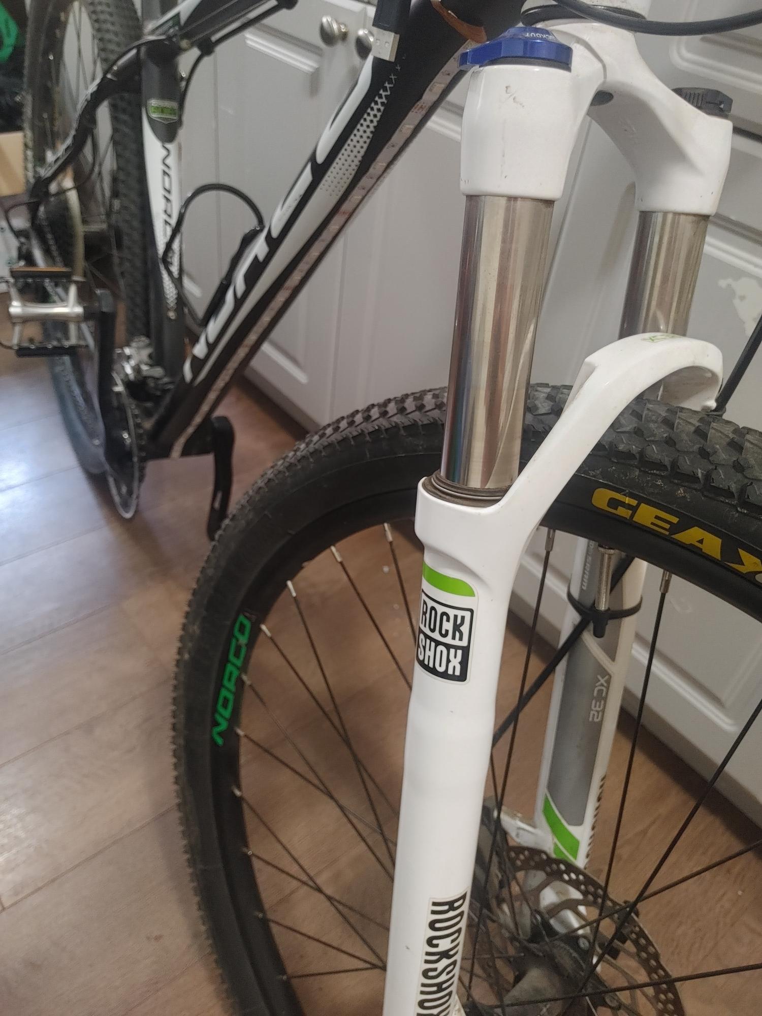 2014 Norco Bikes Charger 9.1 Black, White, and Green