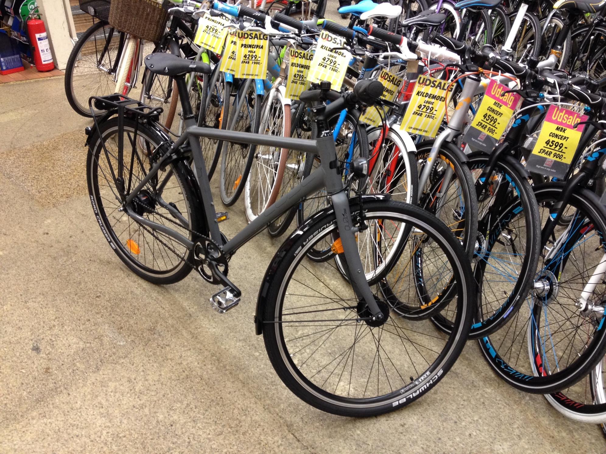 2015 Cube Travel Silver or Gray